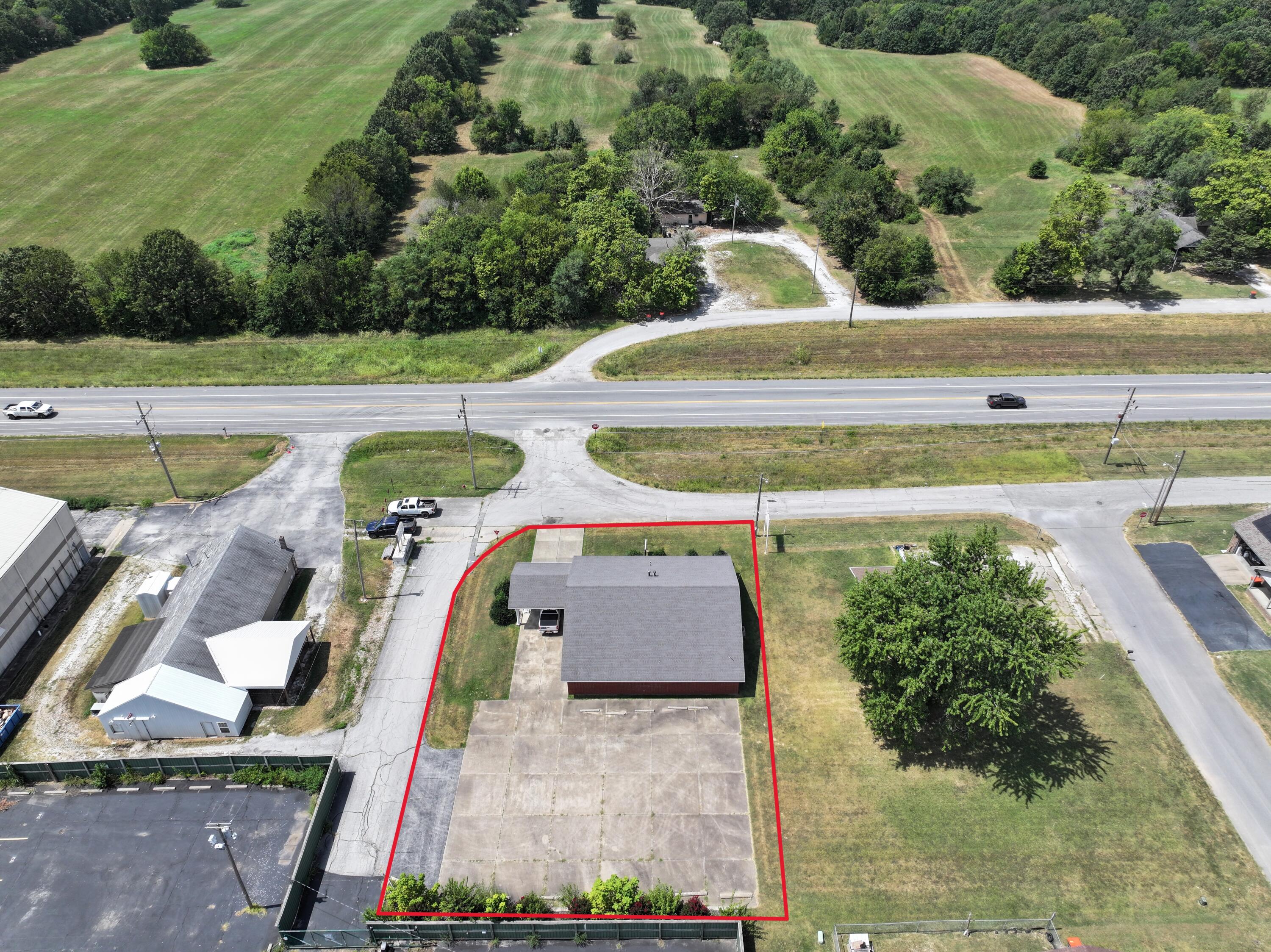 130 North Roy Hill Boulevard Property Photo 5