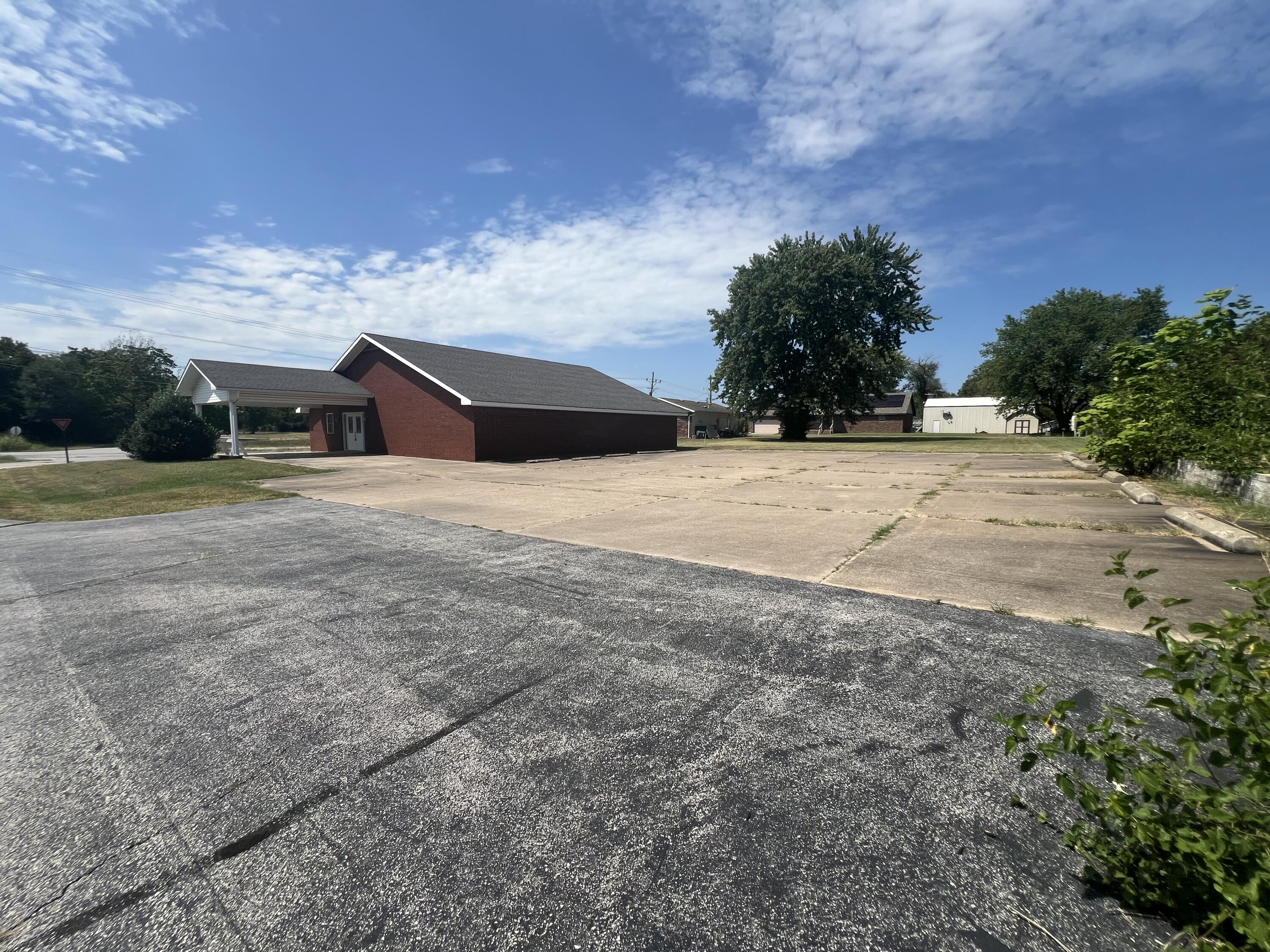 130 North Roy Hill Boulevard Property Photo 9