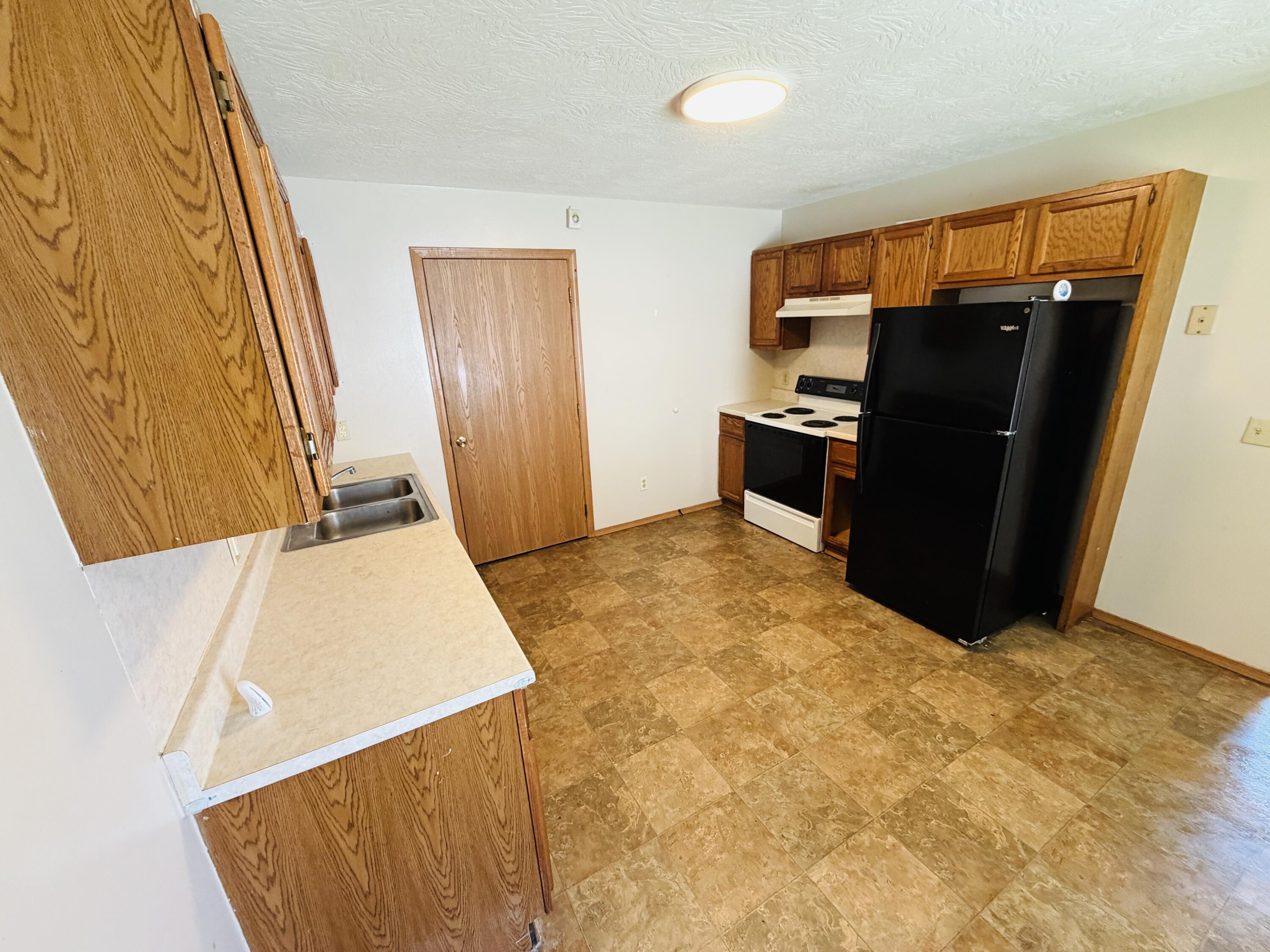 1432 North Prospect Avenue A & B Property Photo 3