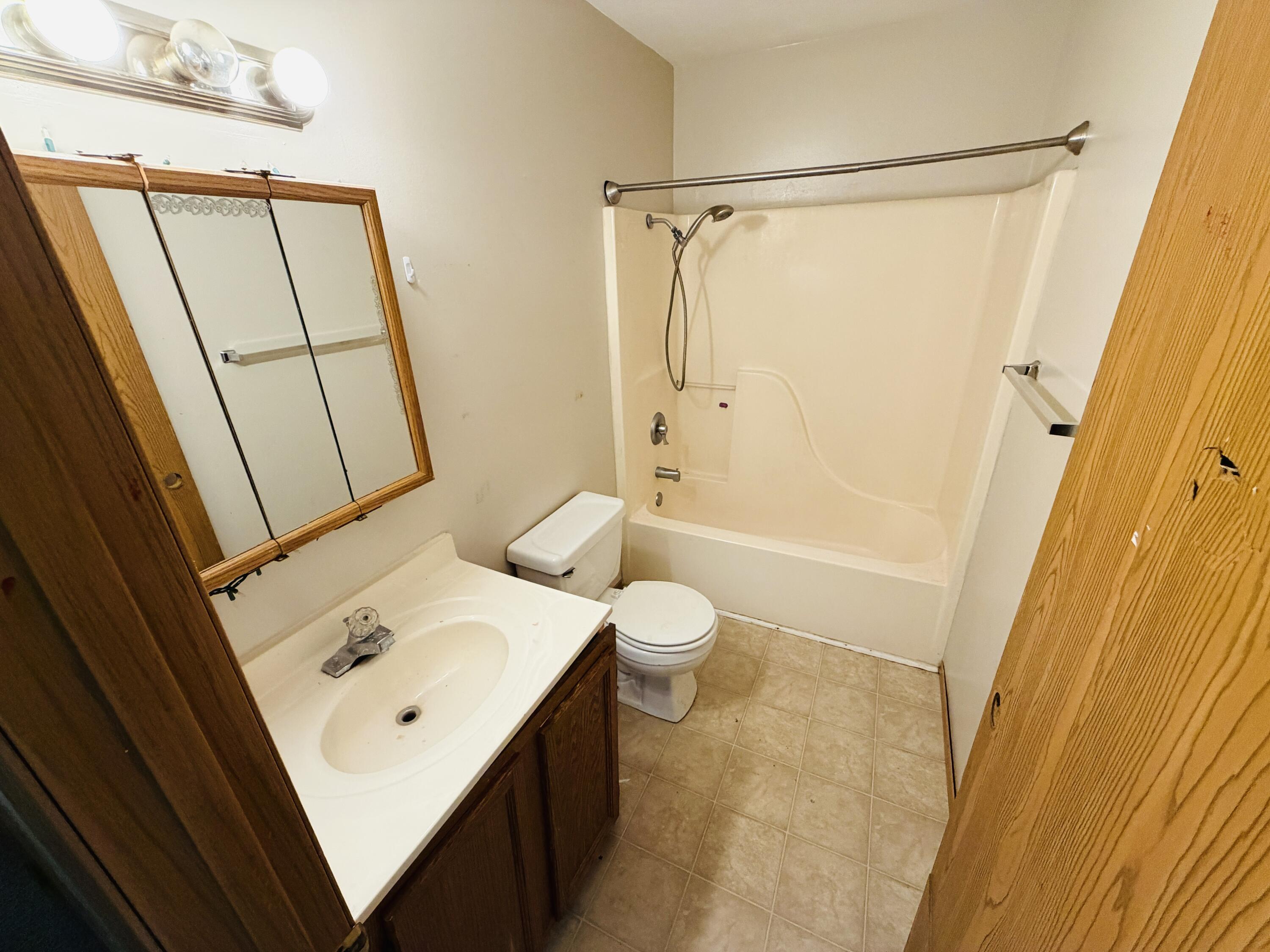 1432 North Prospect Avenue A & B Property Photo 7