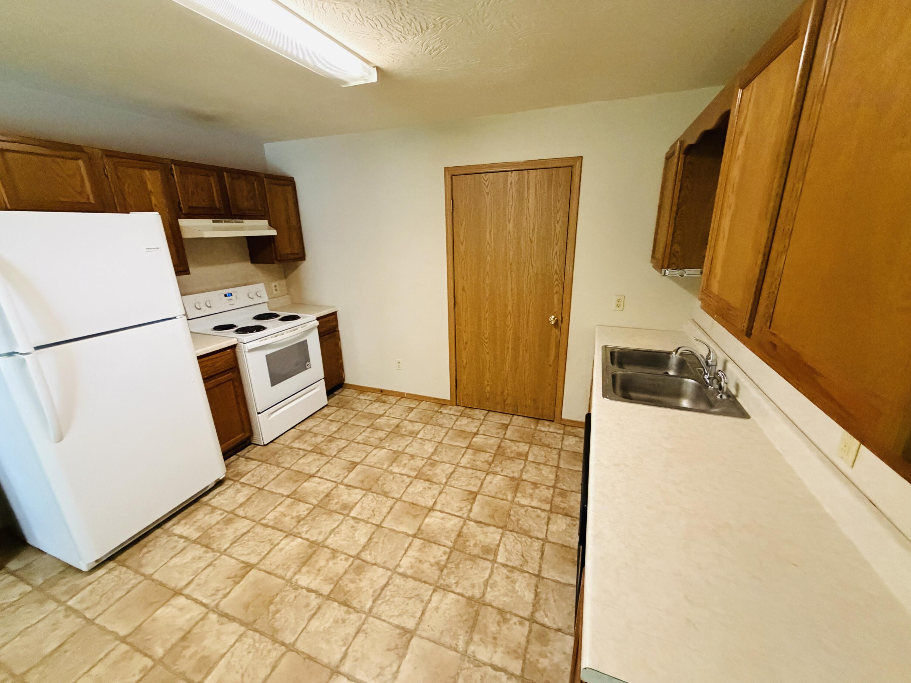 1432 North Prospect Avenue A & B Property Photo 16