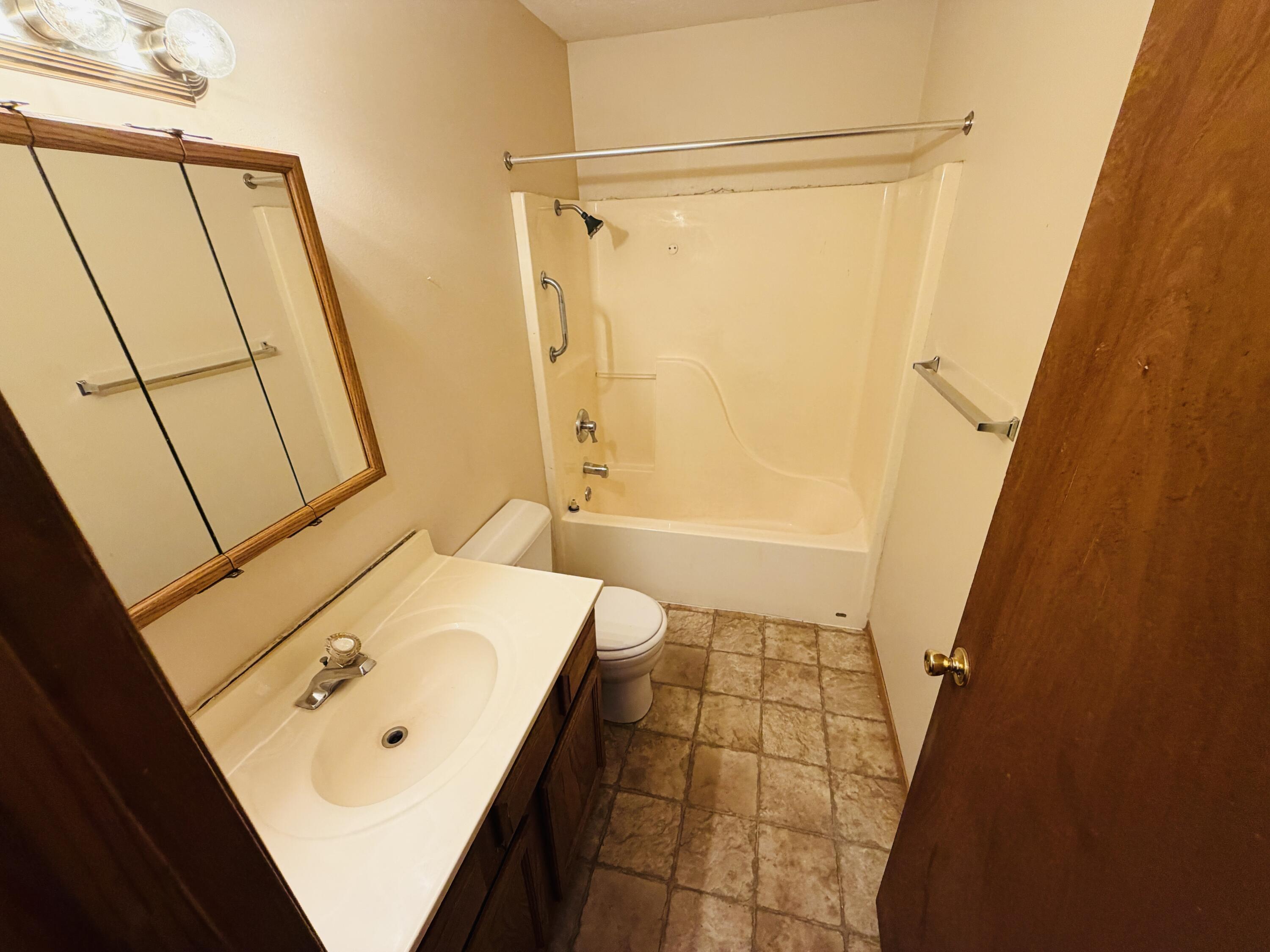 1432 North Prospect Avenue A & B Property Photo 19