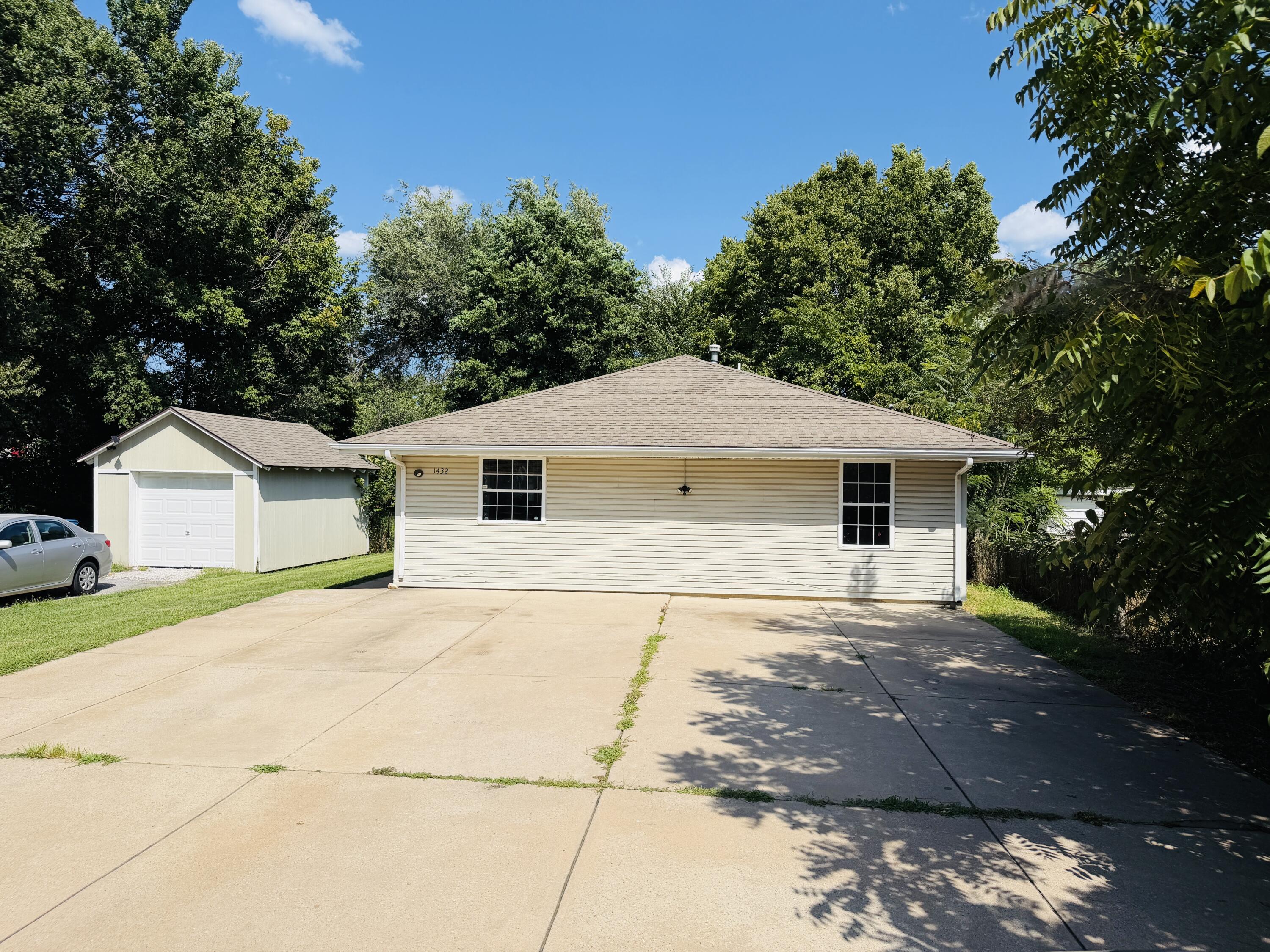 1432 North Prospect Avenue A & B Property Photo 25