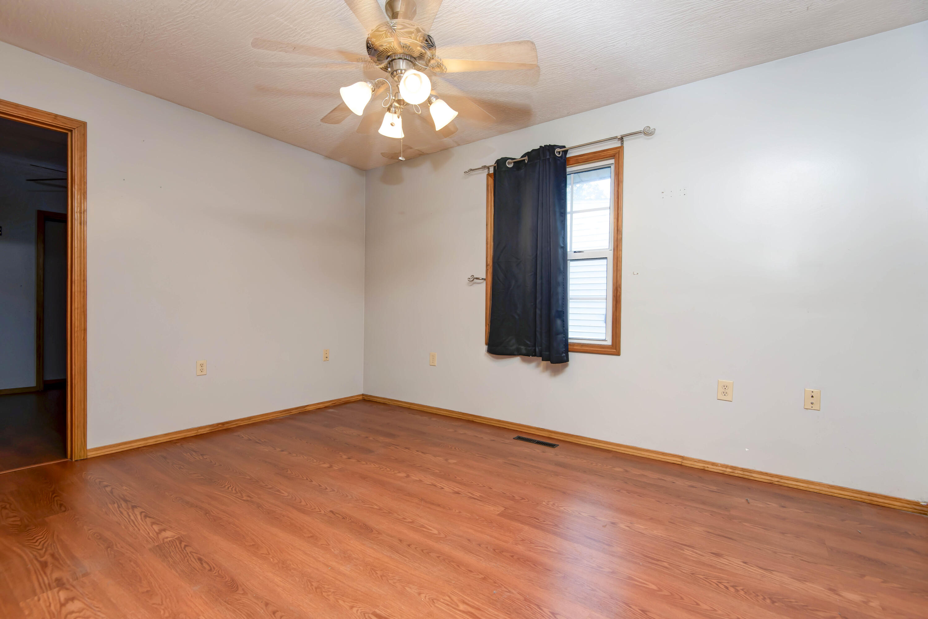 2057 North Douglas Avenue Property Photo 5