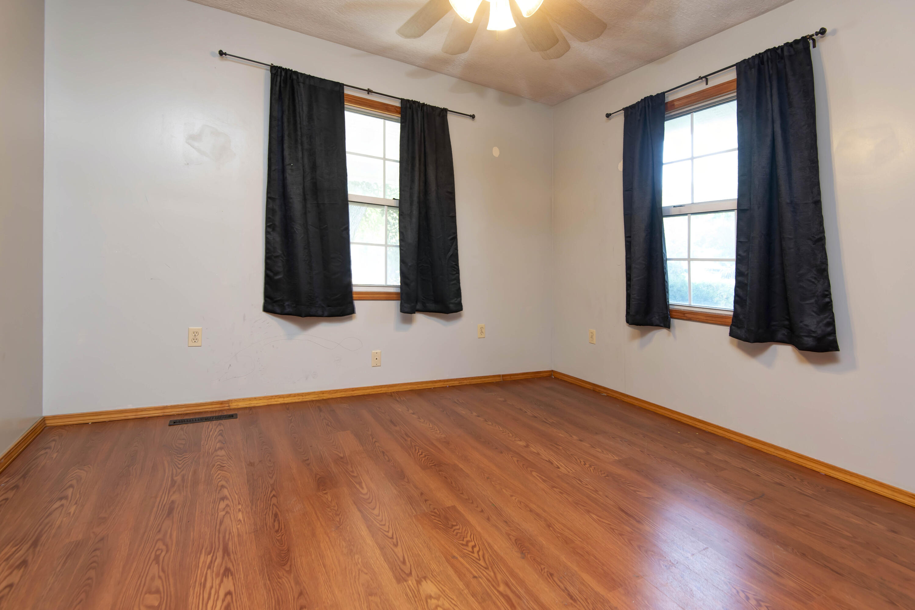 2057 North Douglas Avenue Property Photo 8