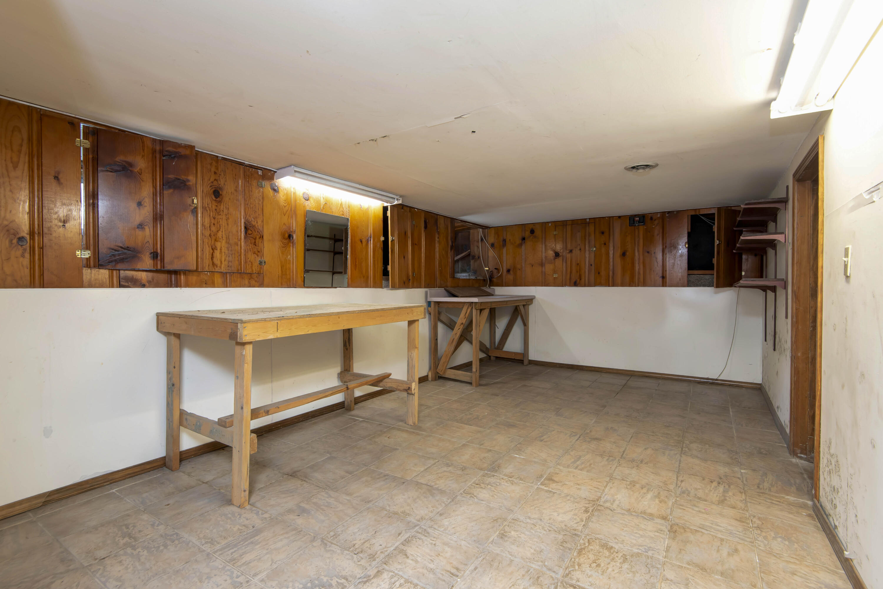 2057 North Douglas Avenue Property Photo 15