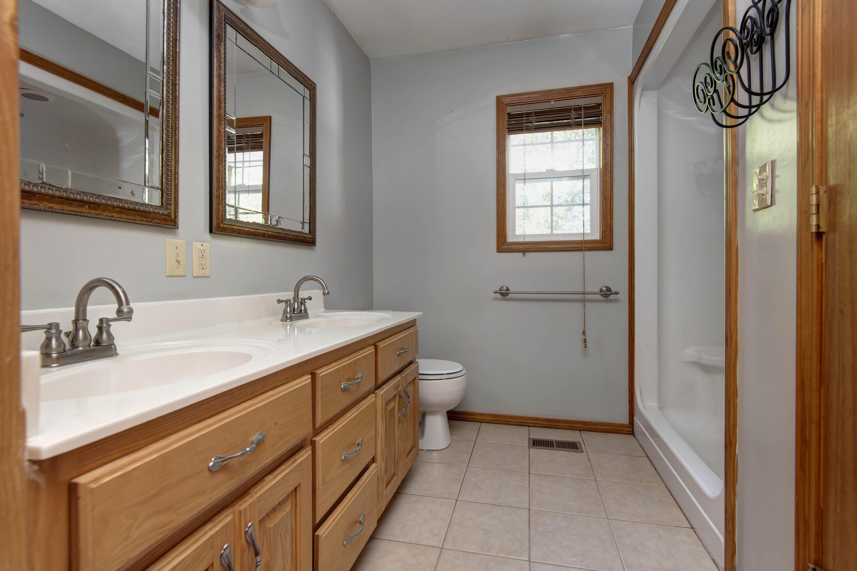 2057 North Douglas Avenue Property Photo 18