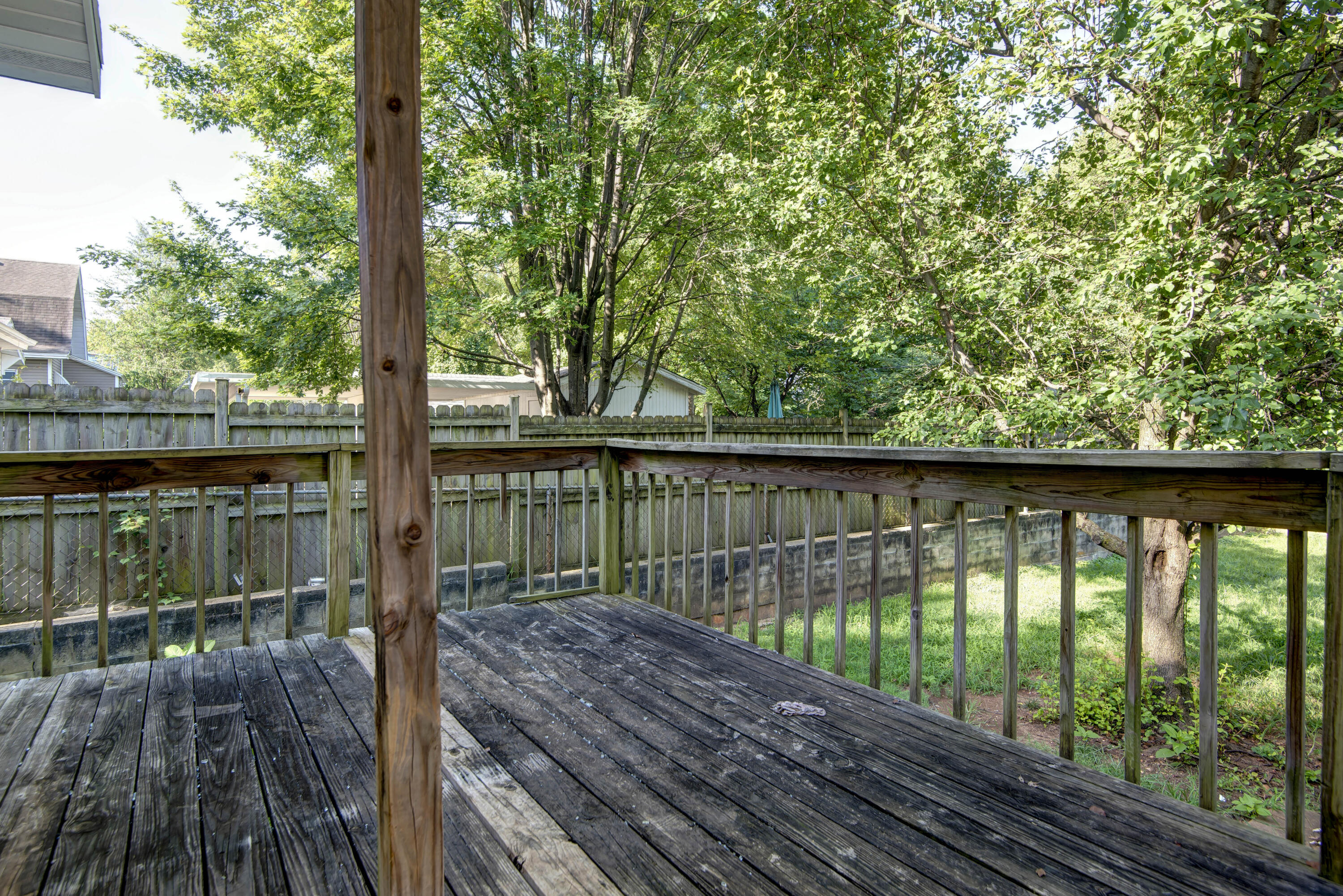 2057 North Douglas Avenue Property Photo 19