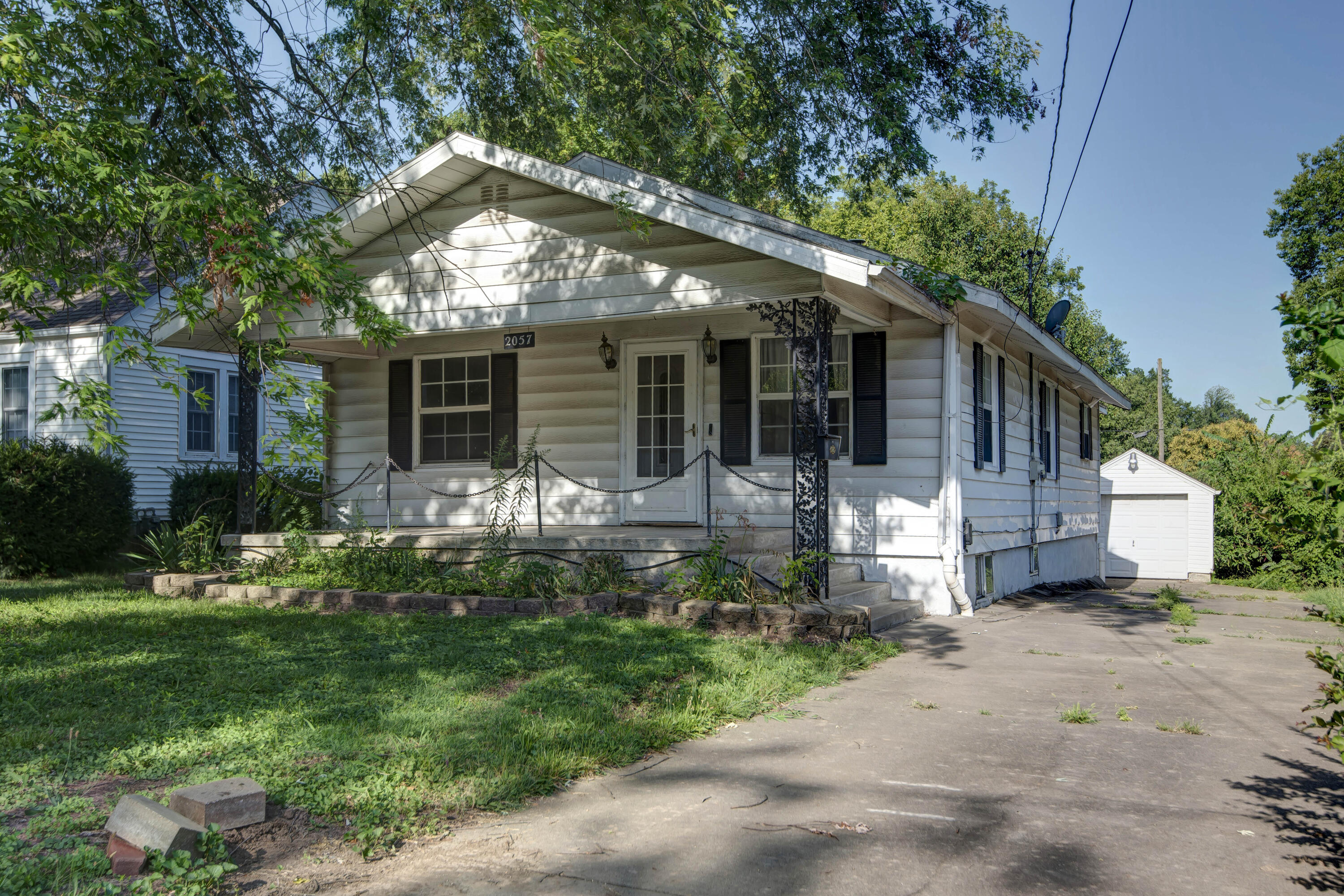 2057 North Douglas Avenue Property Photo 21