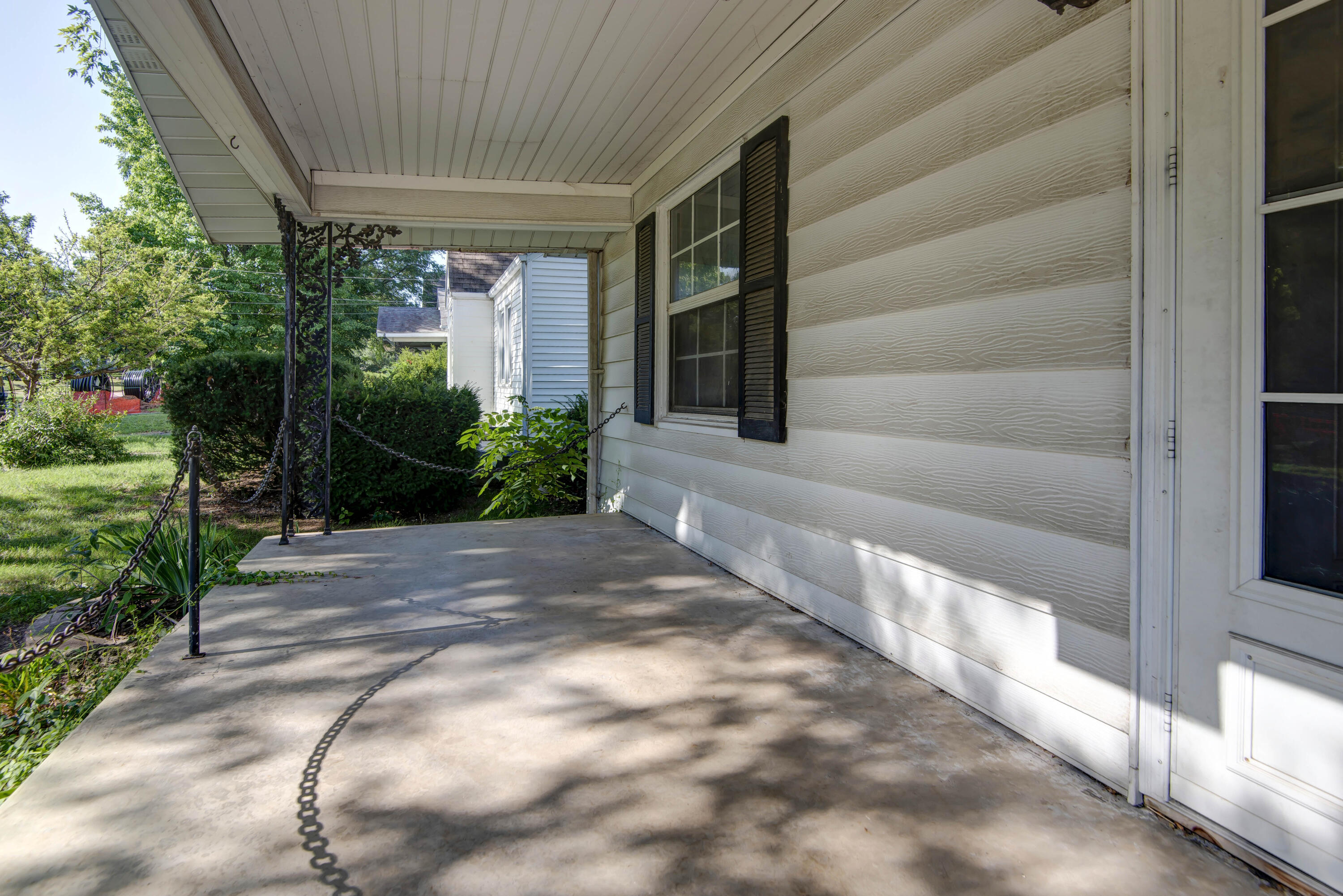 2057 North Douglas Avenue Property Photo 22