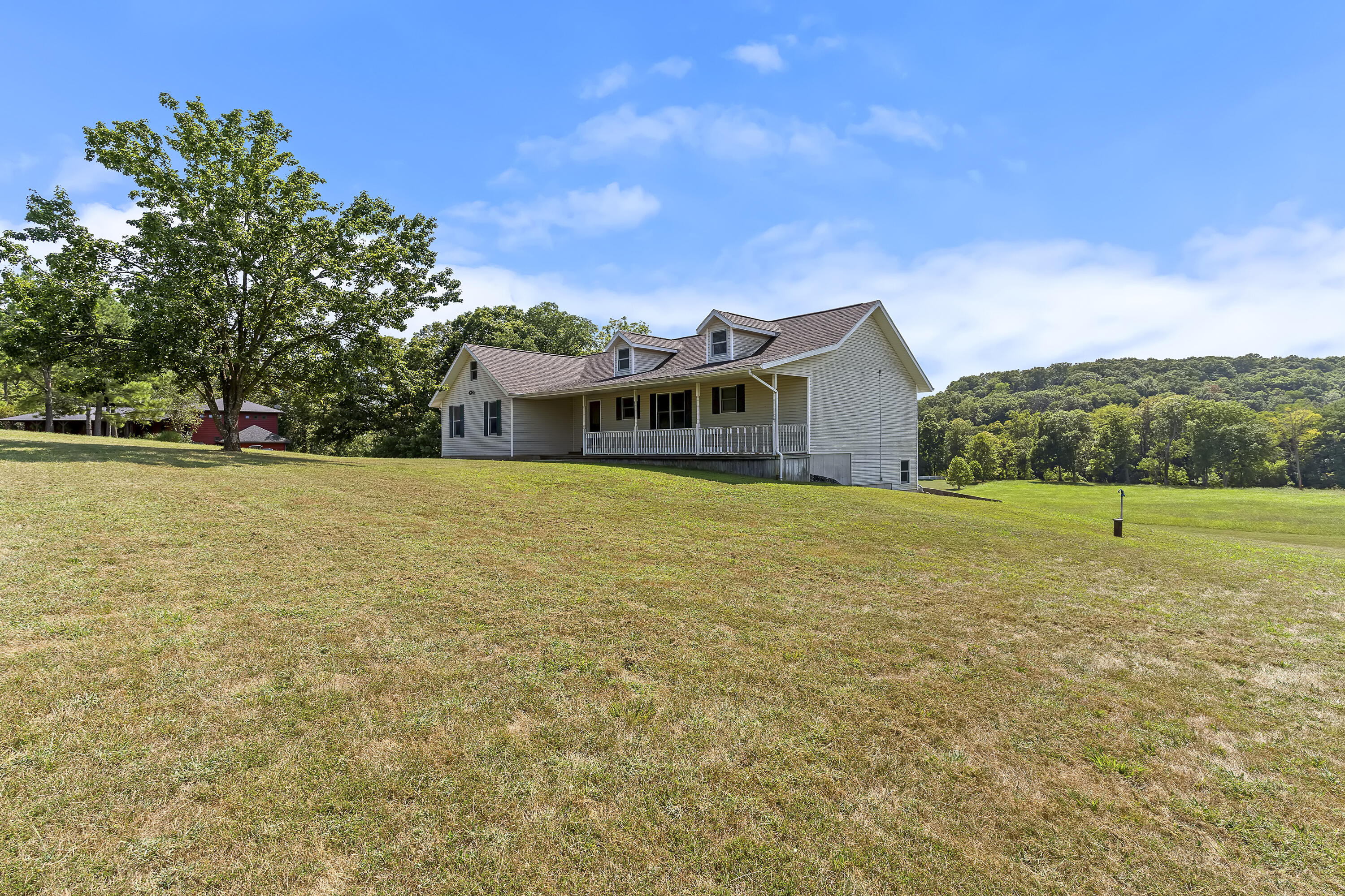 2065 West Horse Haven Trail Property Photo 2