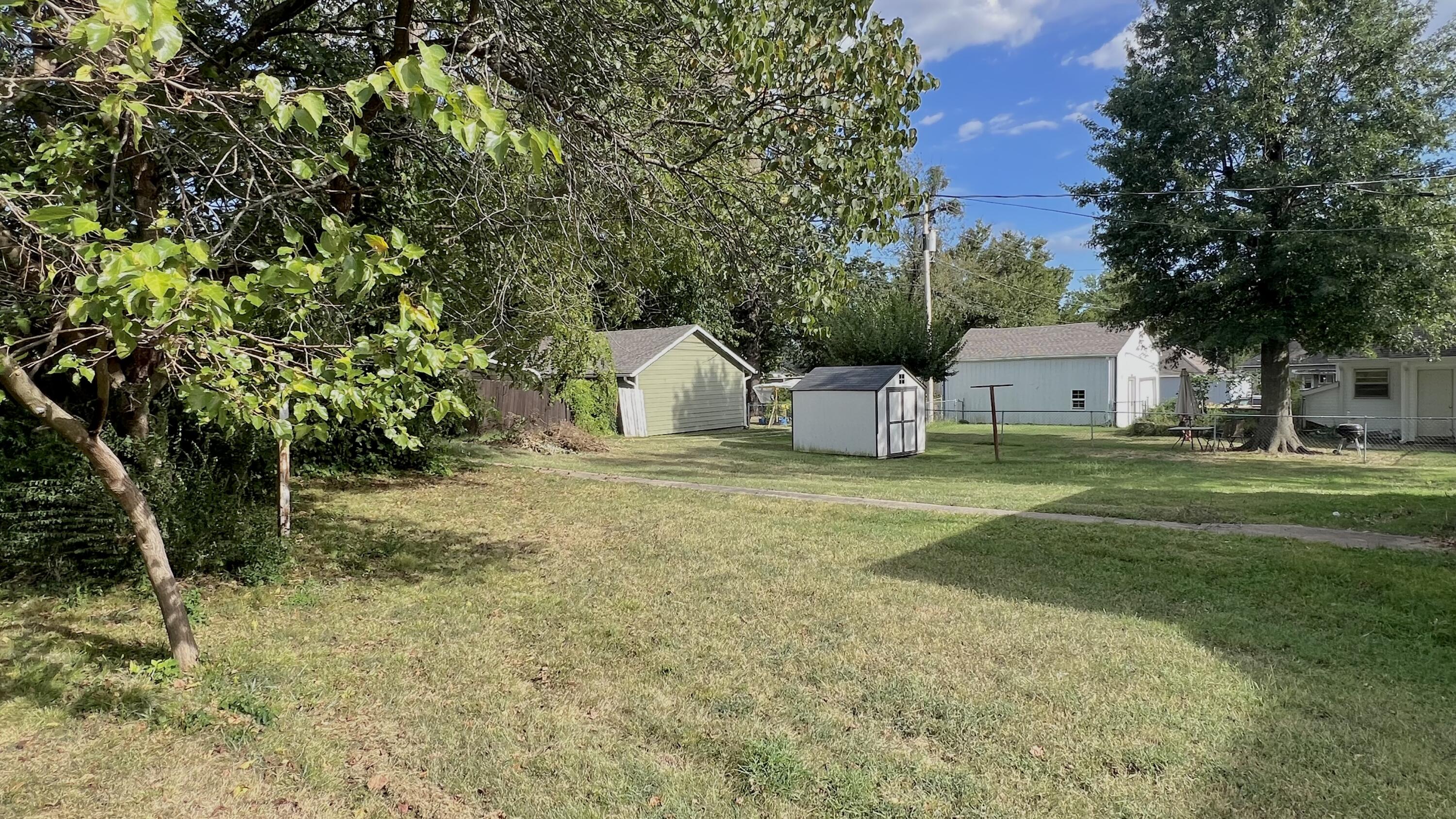 717 Euclid Avenue Property Photo 5