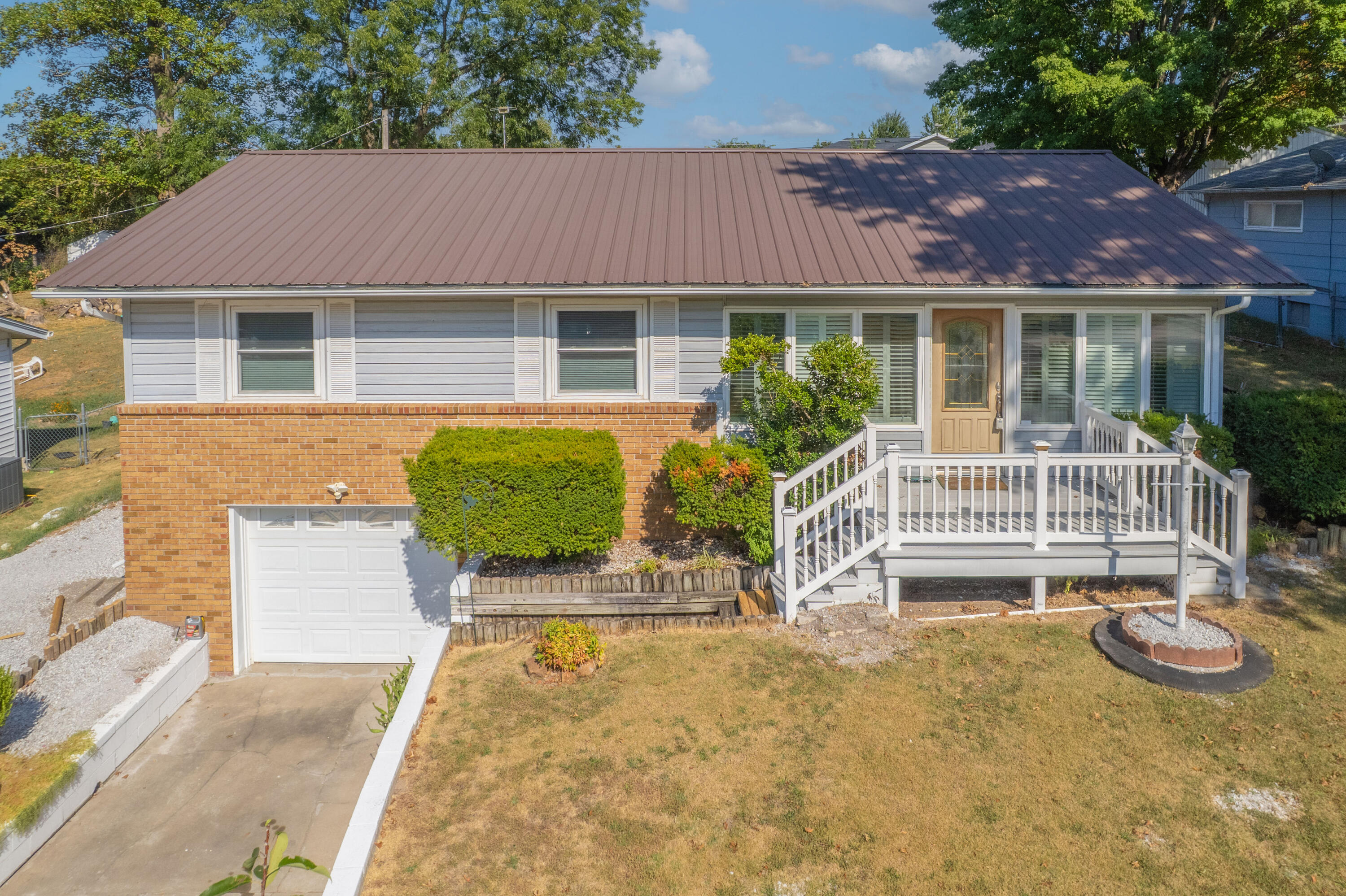 1305 Benton Avenue Property Photo 1