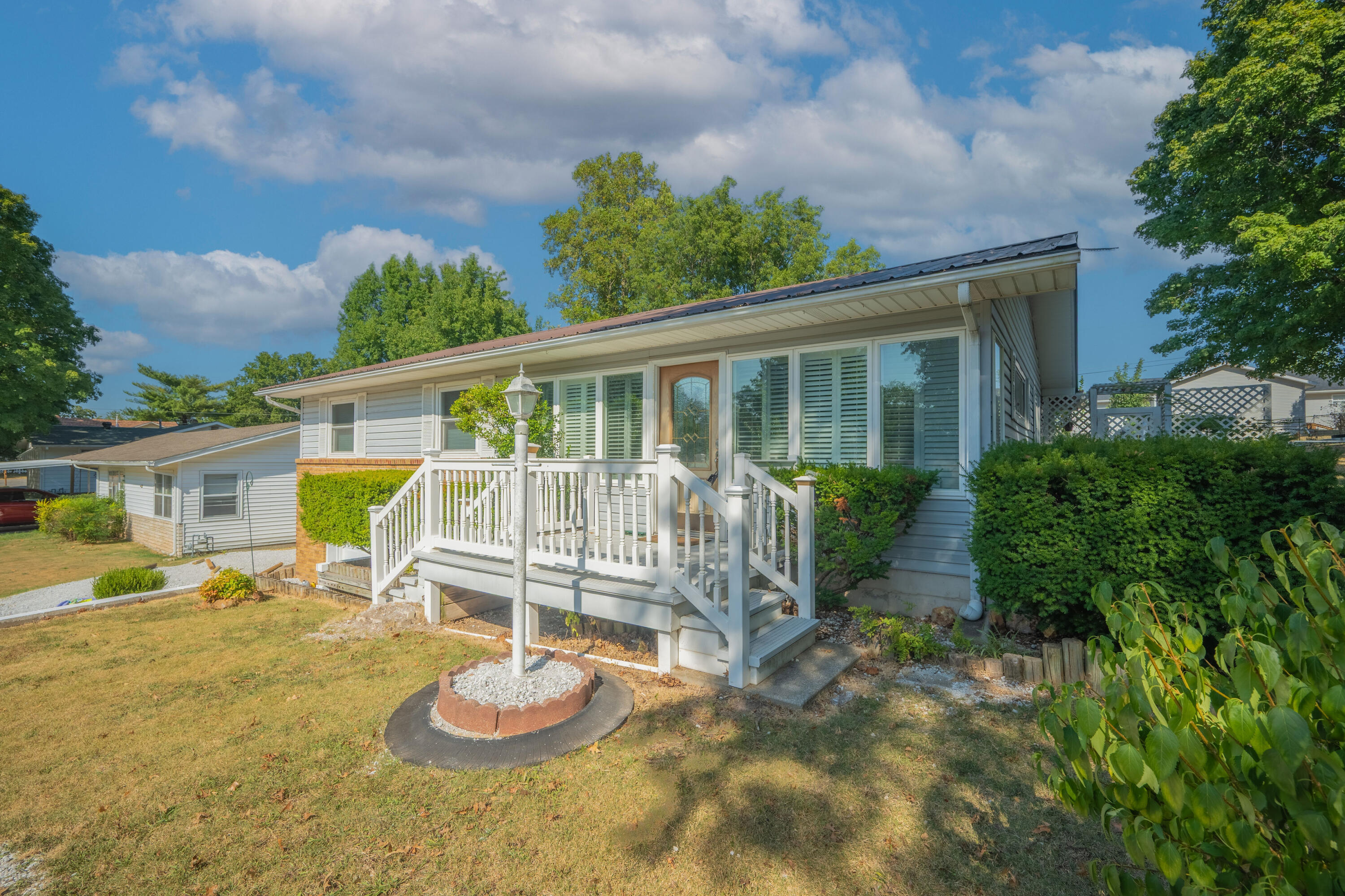 1305 Benton Avenue Property Photo 10