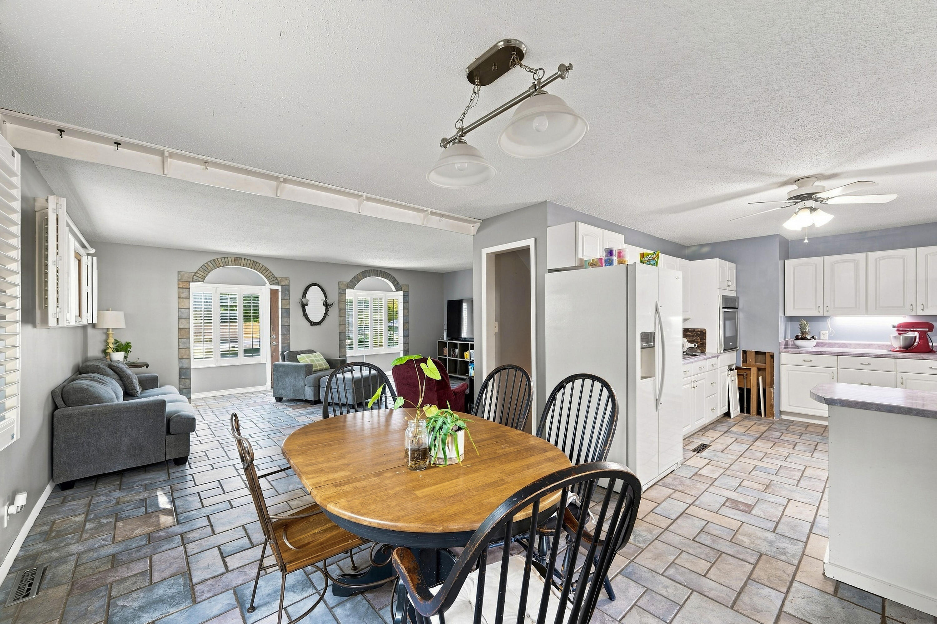 1305 Benton Avenue Property Photo 20