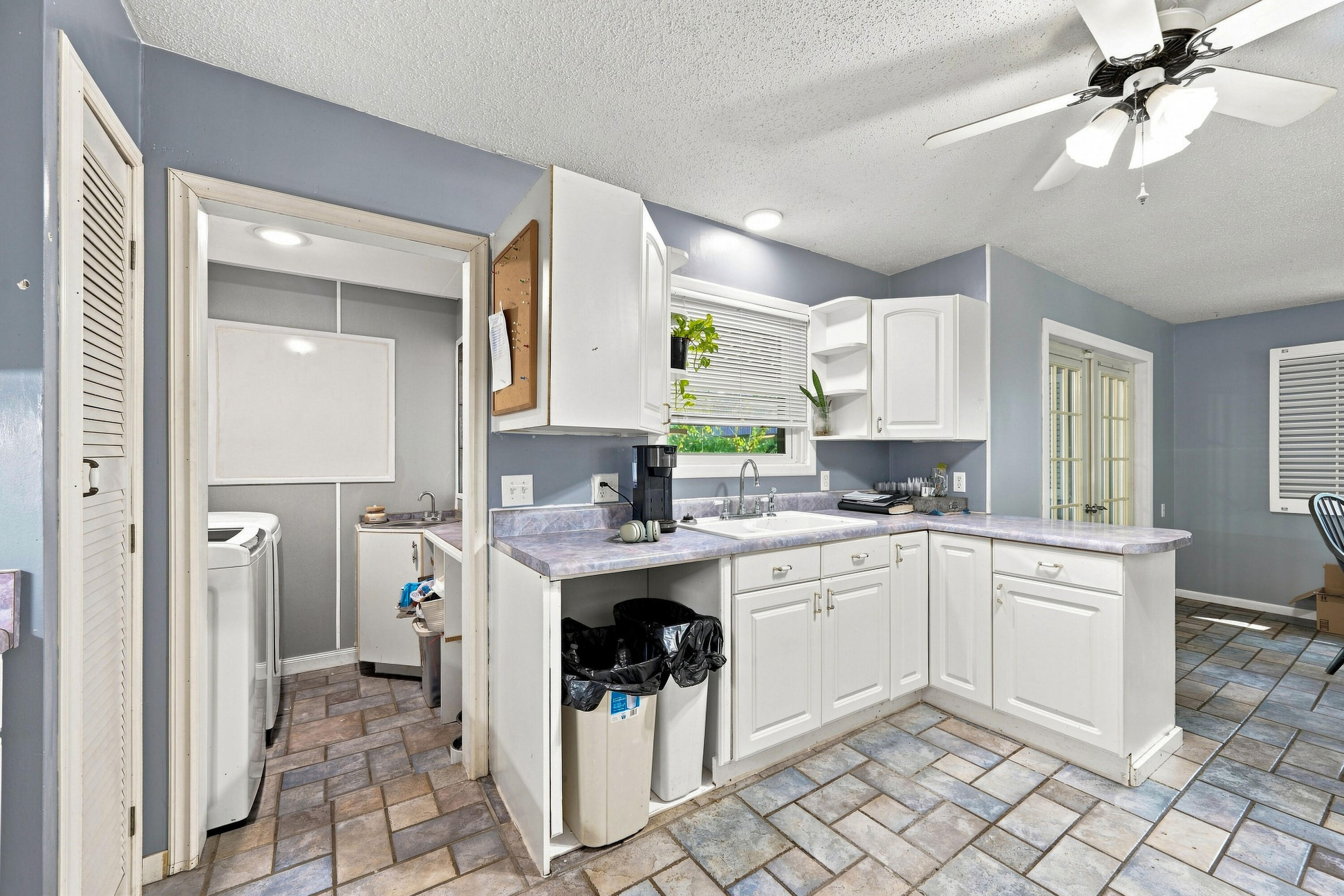 1305 Benton Avenue Property Photo 23
