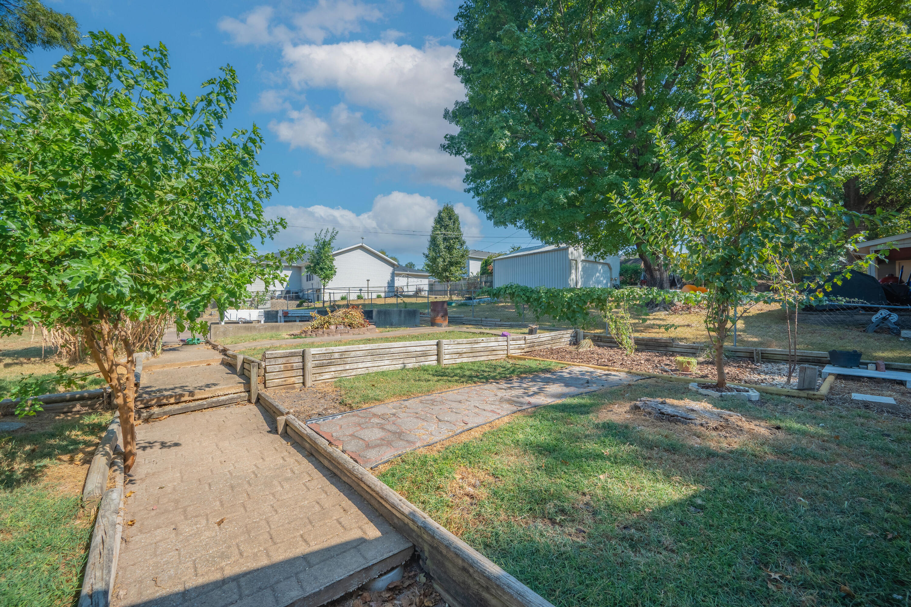 1305 Benton Avenue Property Photo 46