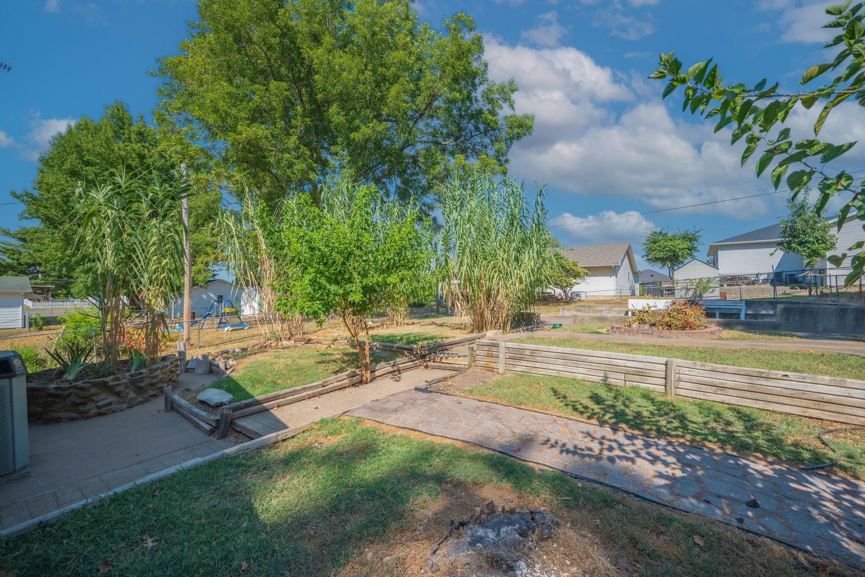 1305 Benton Avenue Property Photo 47