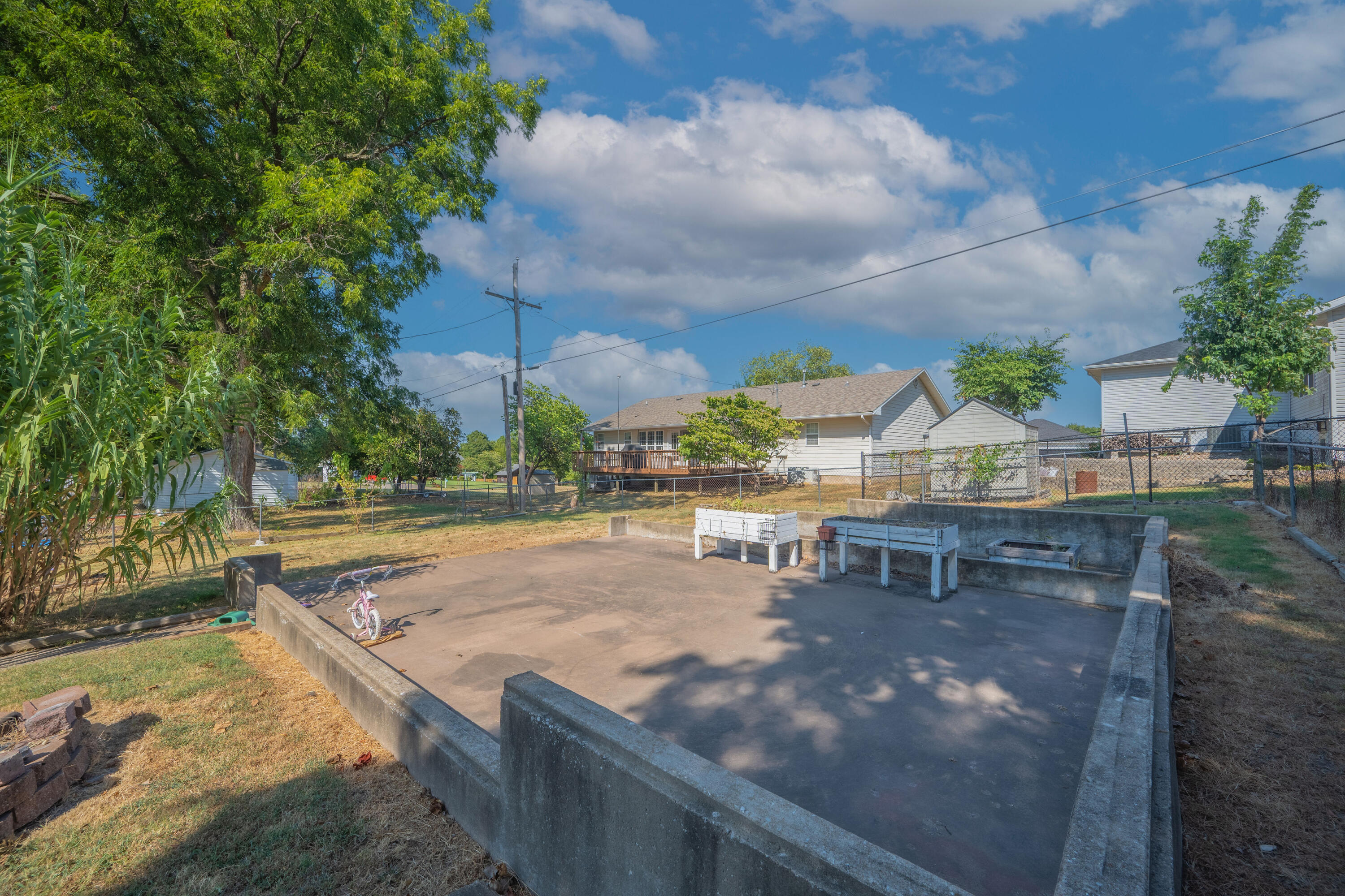 1305 Benton Avenue Property Photo 49