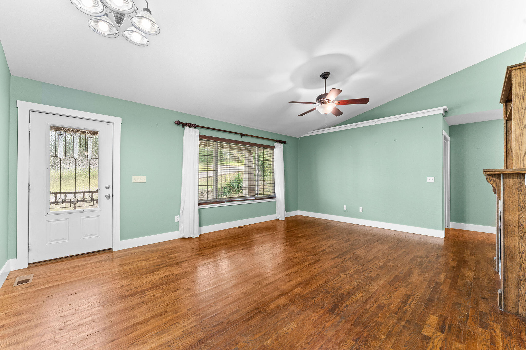 170 2nd Street Property Photo 6