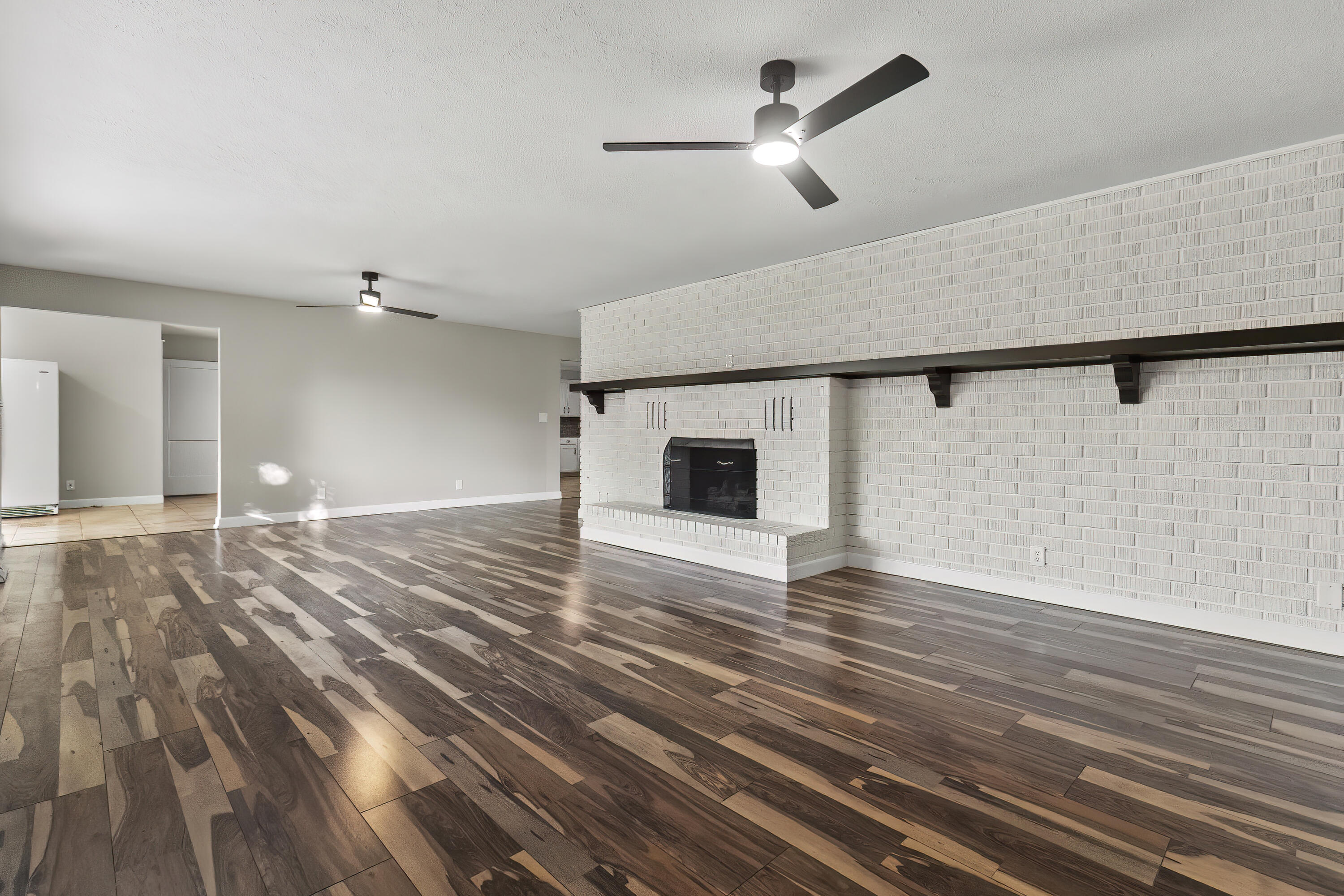 978 East Highway 14 Property Photo 6