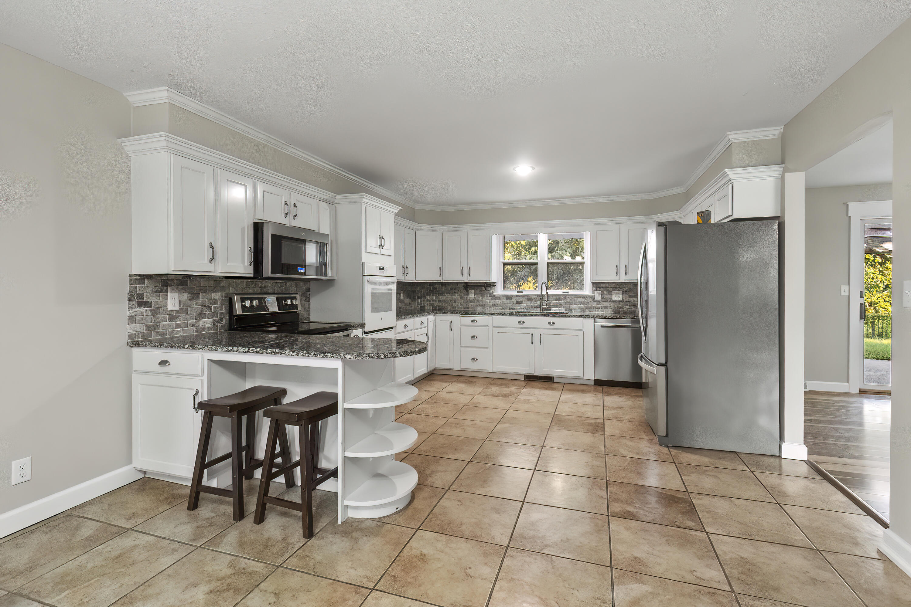 978 East Highway 14 Property Photo 11