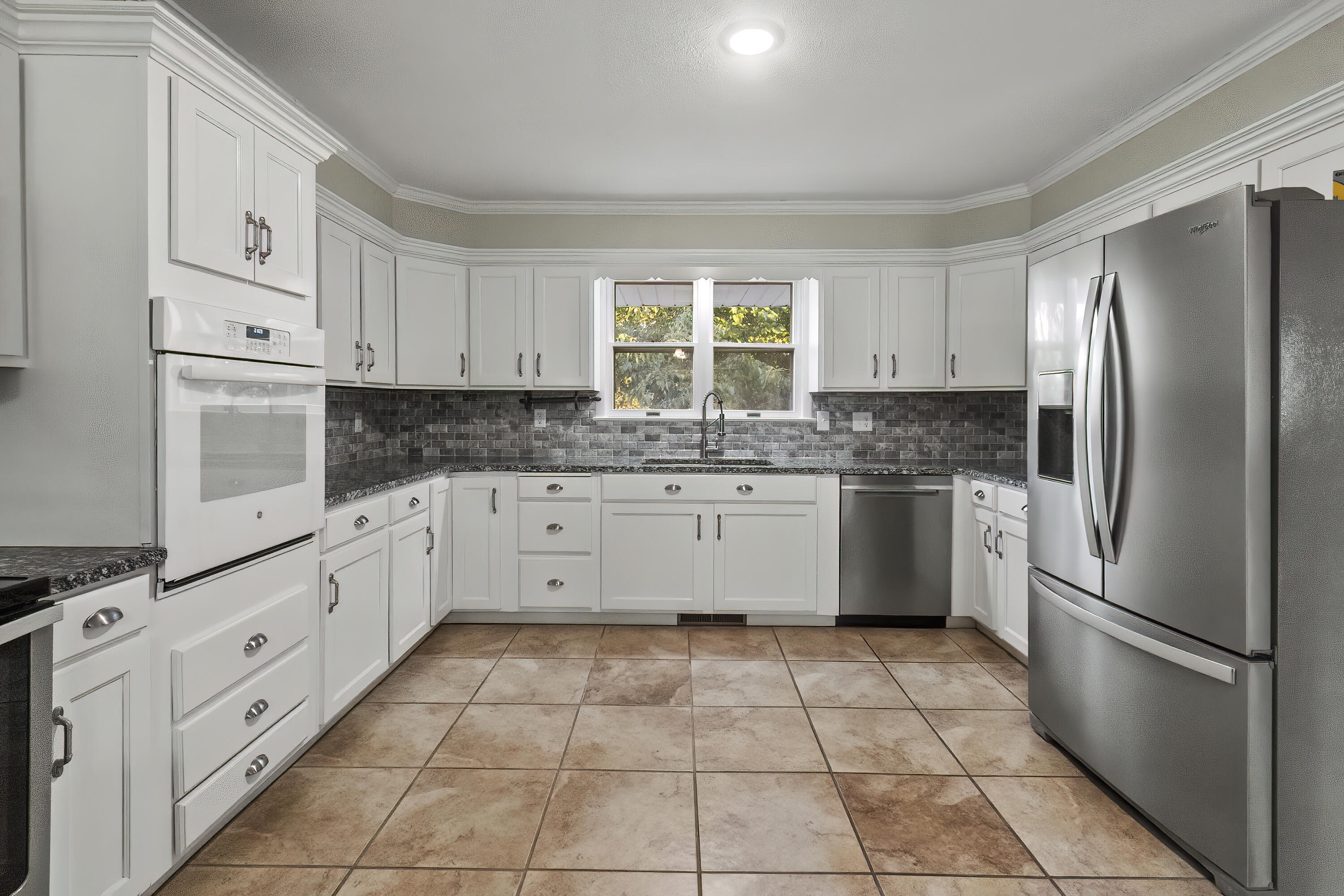 978 East Highway 14 Property Photo 12