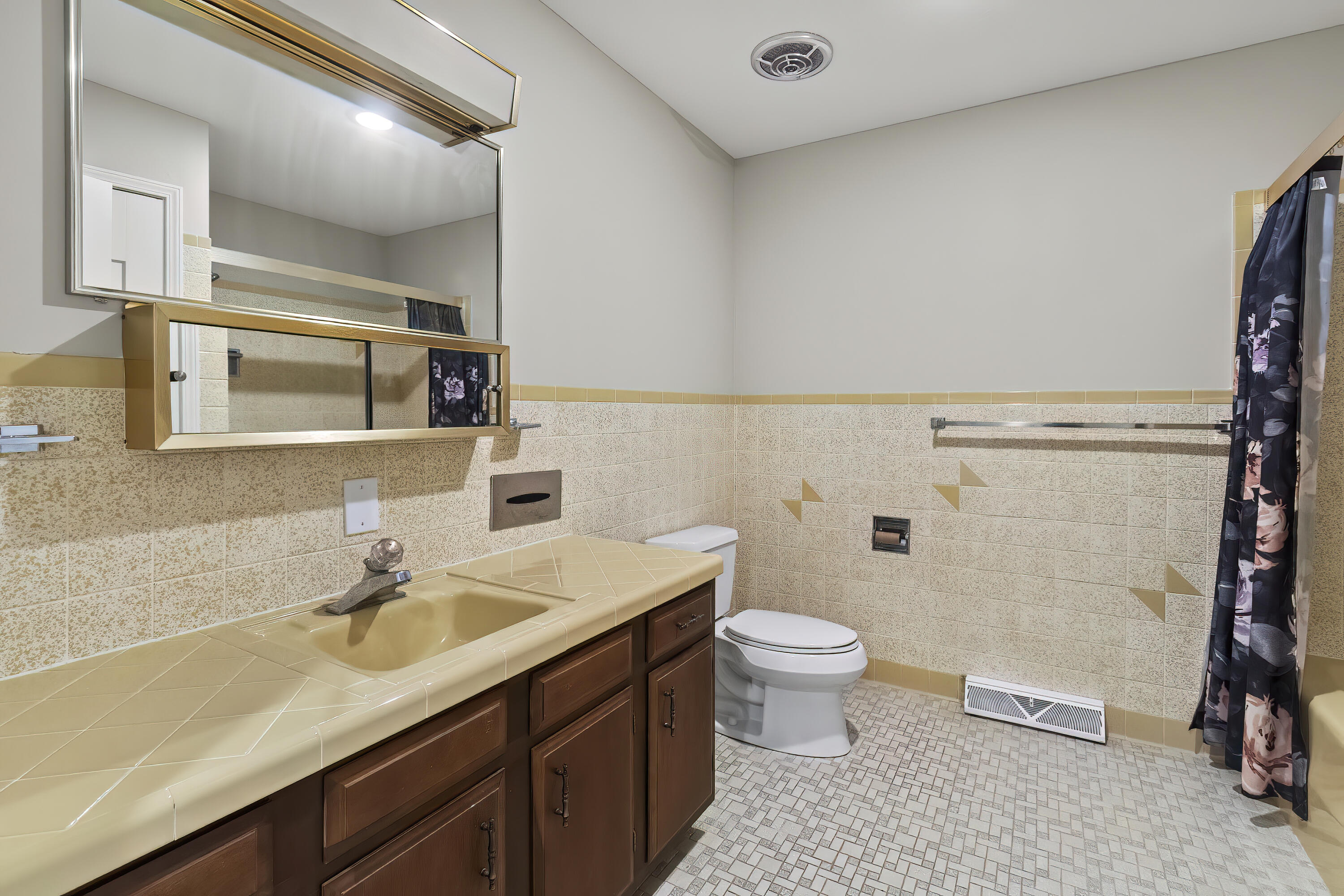 978 East Highway 14 Property Photo 23