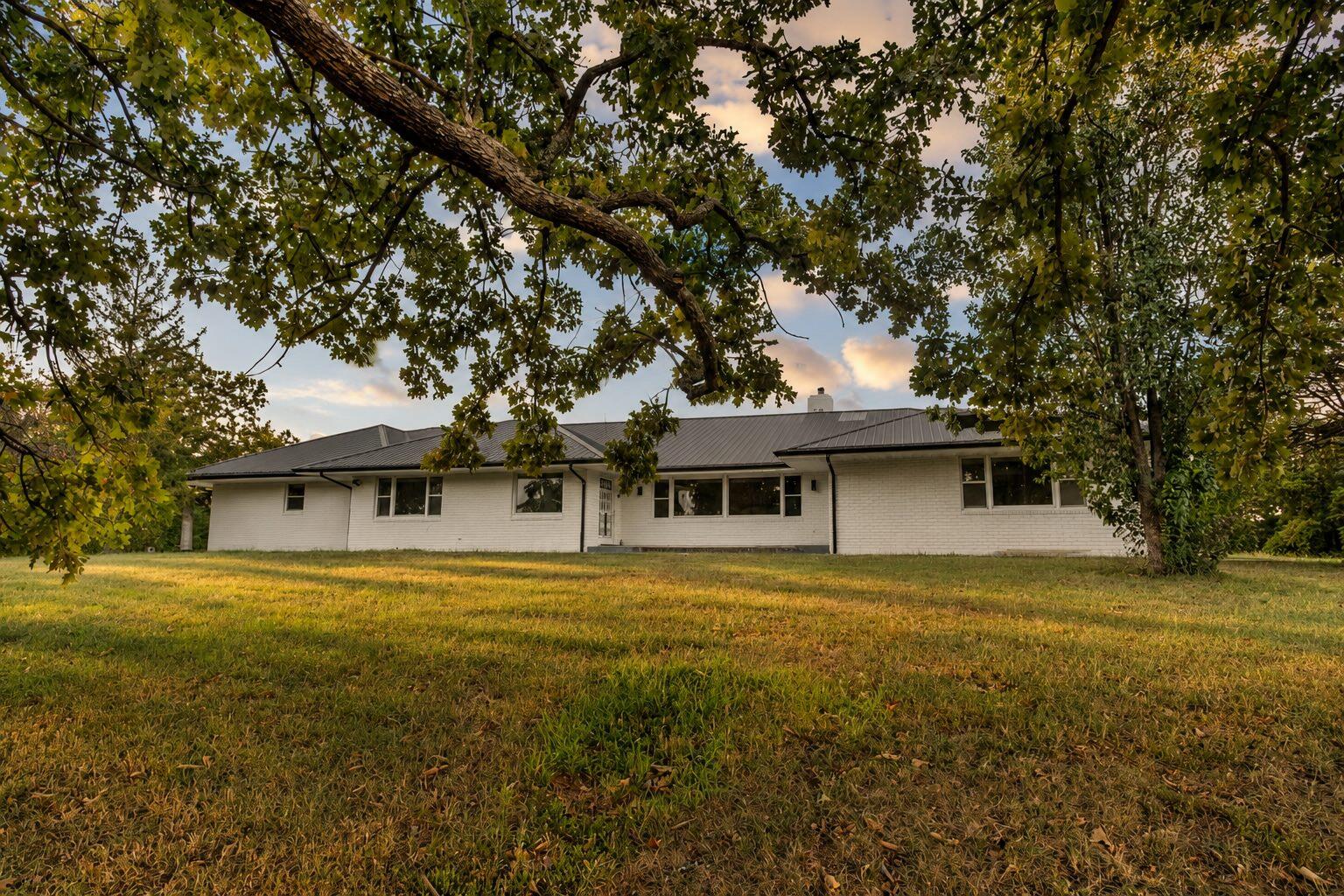 978 East Highway 14 Property Photo 54