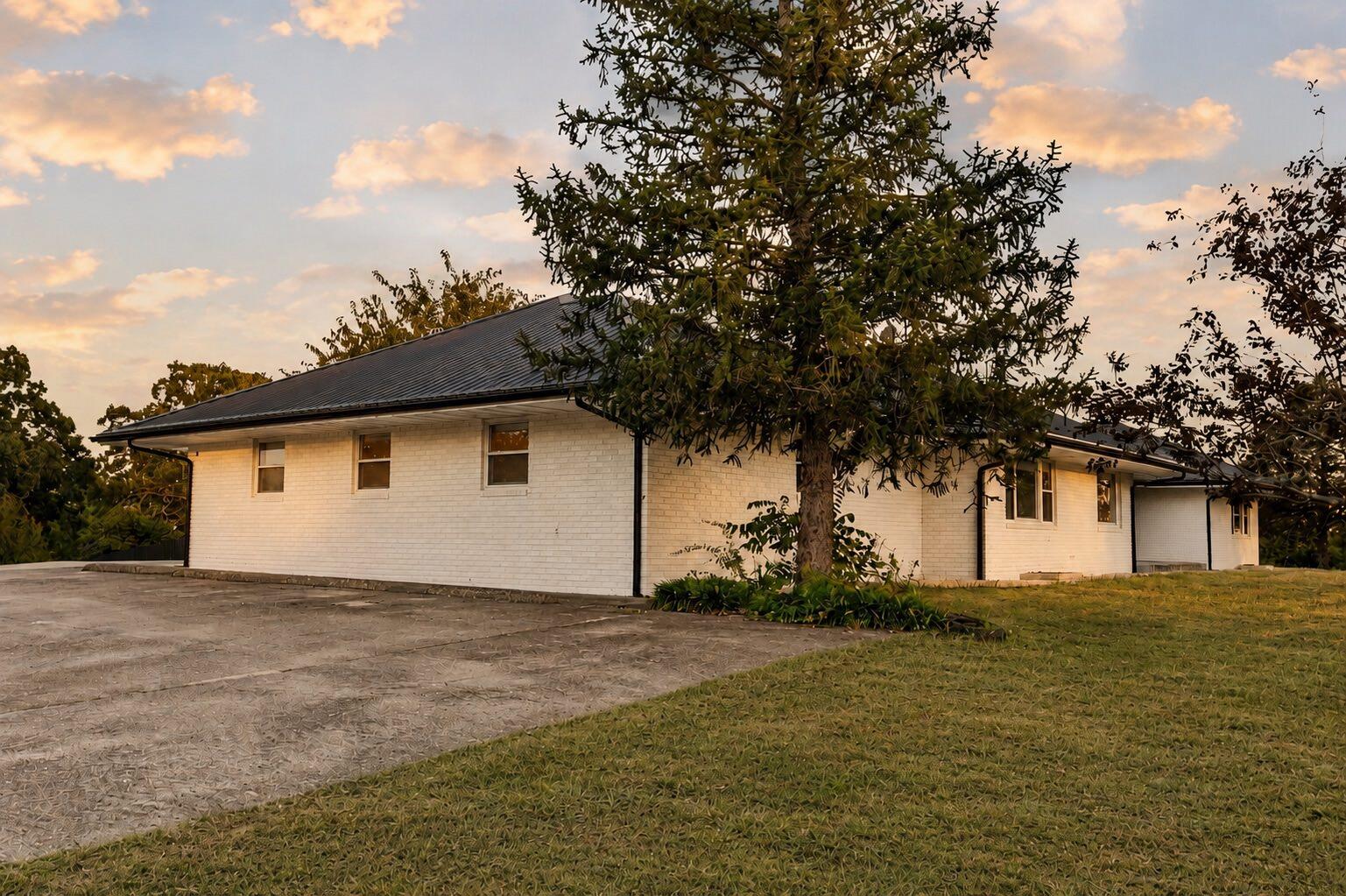978 East Highway 14 Property Photo 56