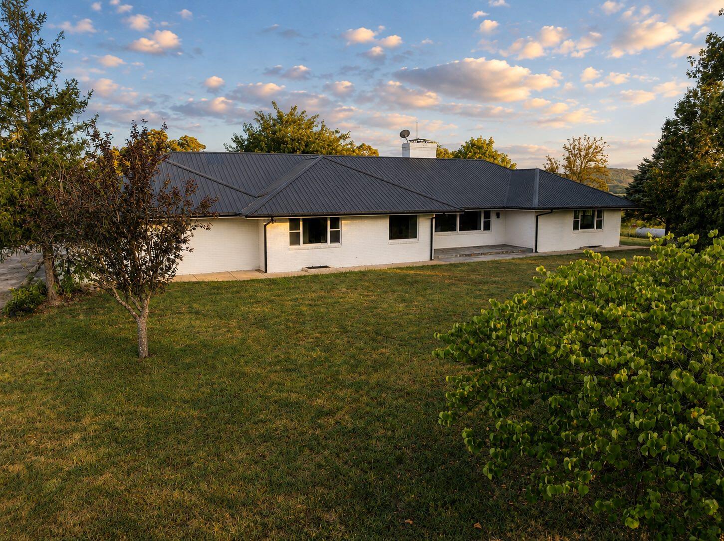 978 East Highway 14 Property Photo 61