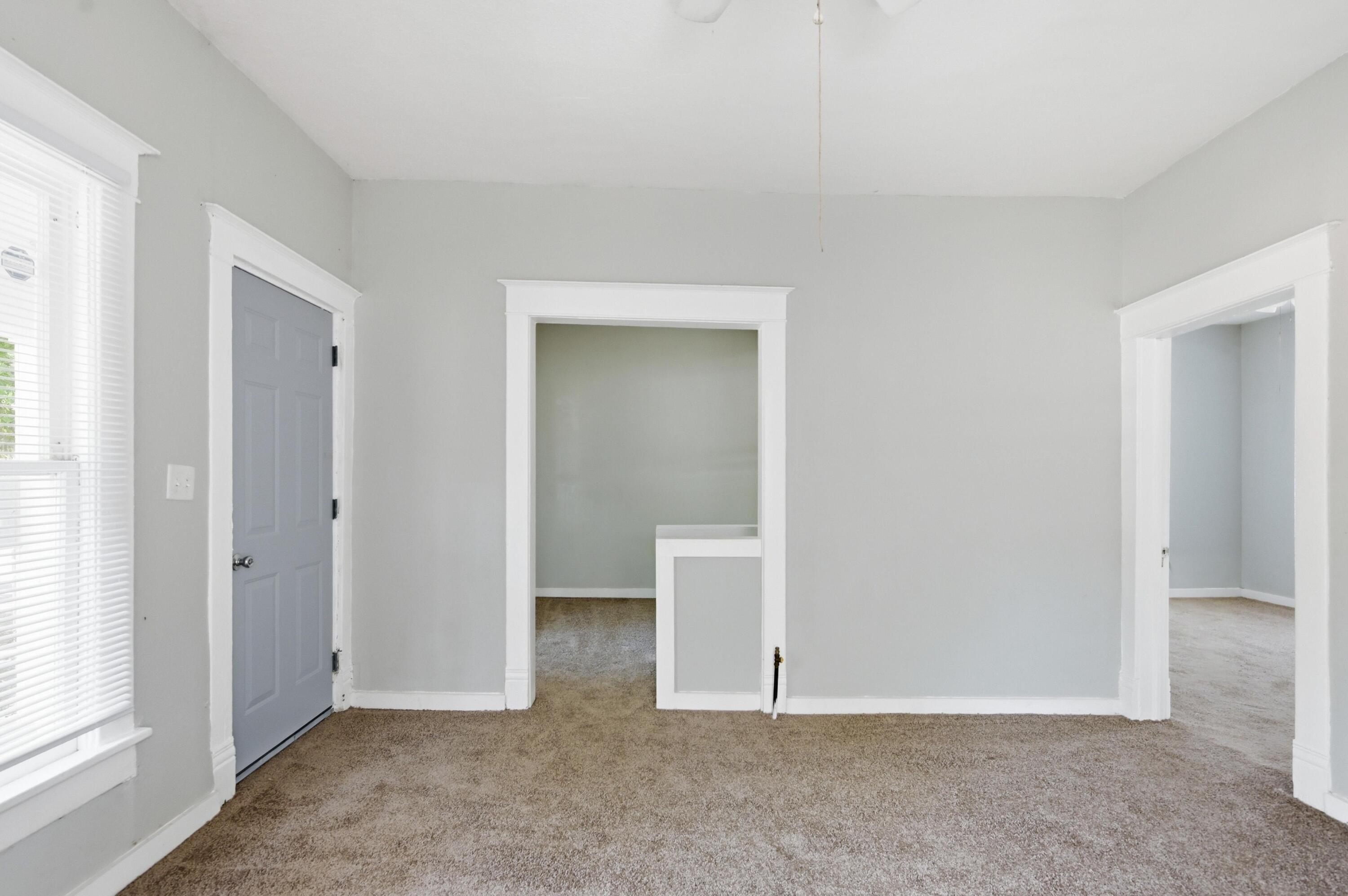 631 North Wall Avenue Property Photo 6