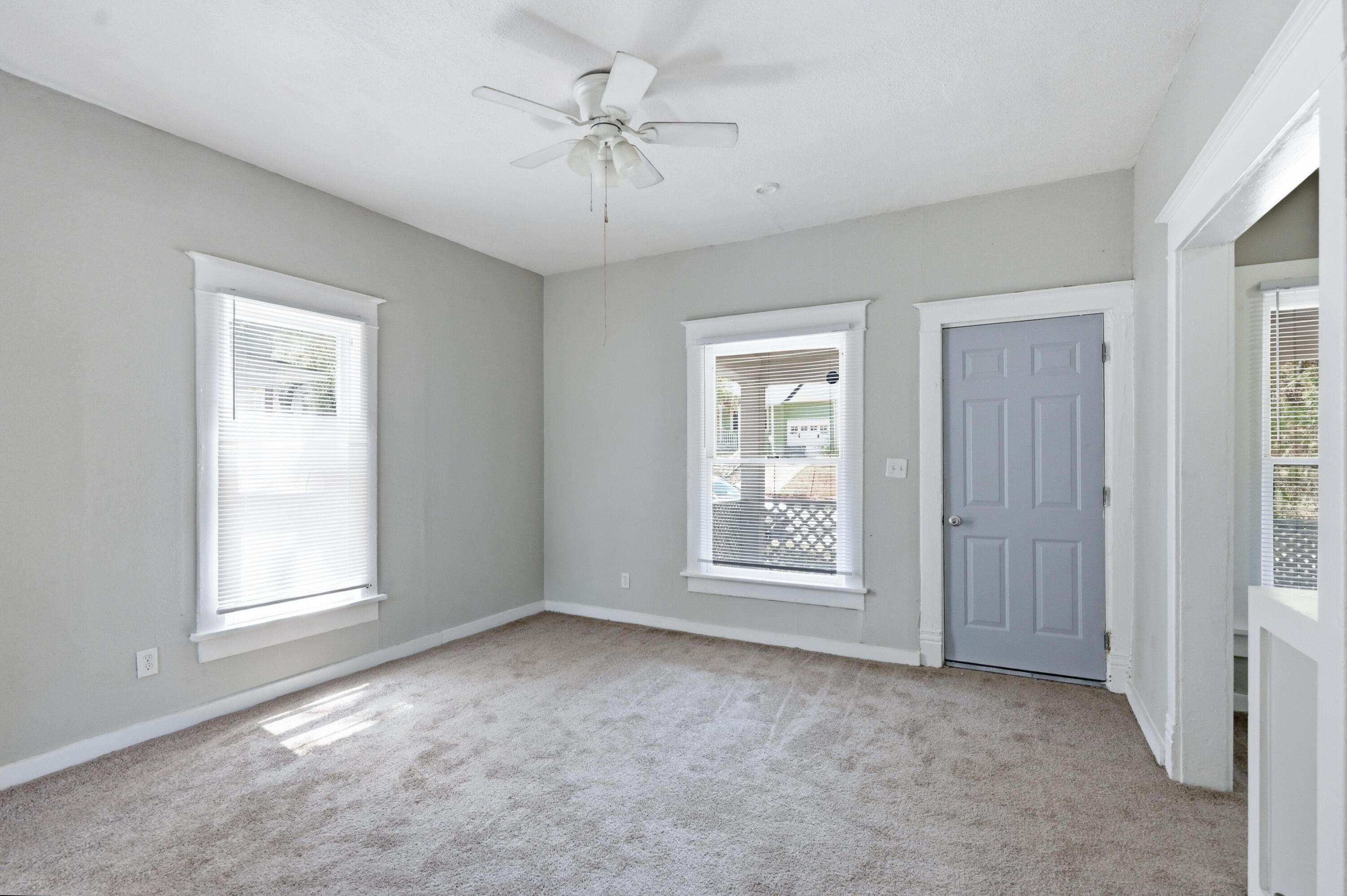 631 North Wall Avenue Property Photo 8