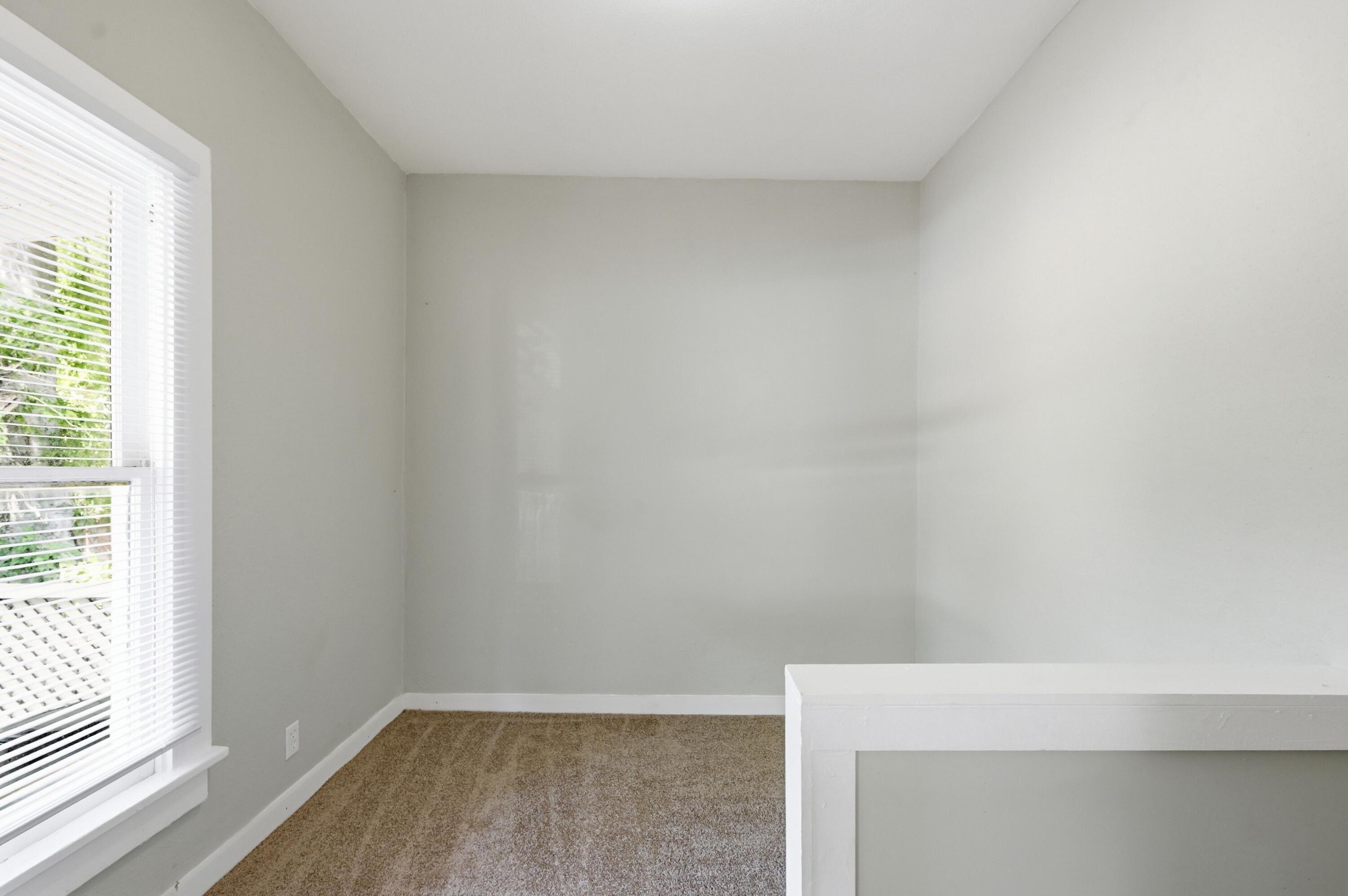 631 North Wall Avenue Property Photo 12