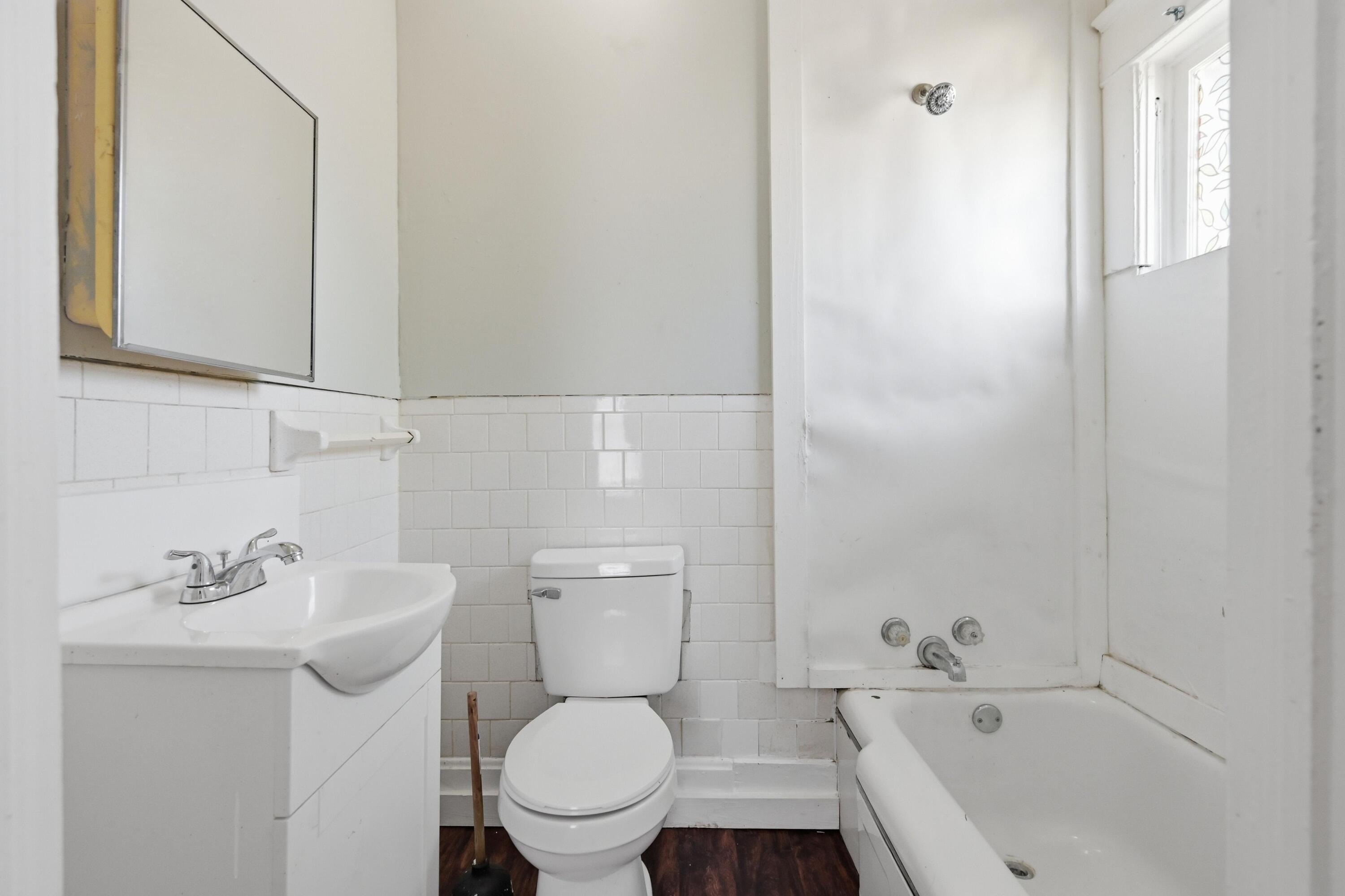 631 North Wall Avenue Property Photo 14