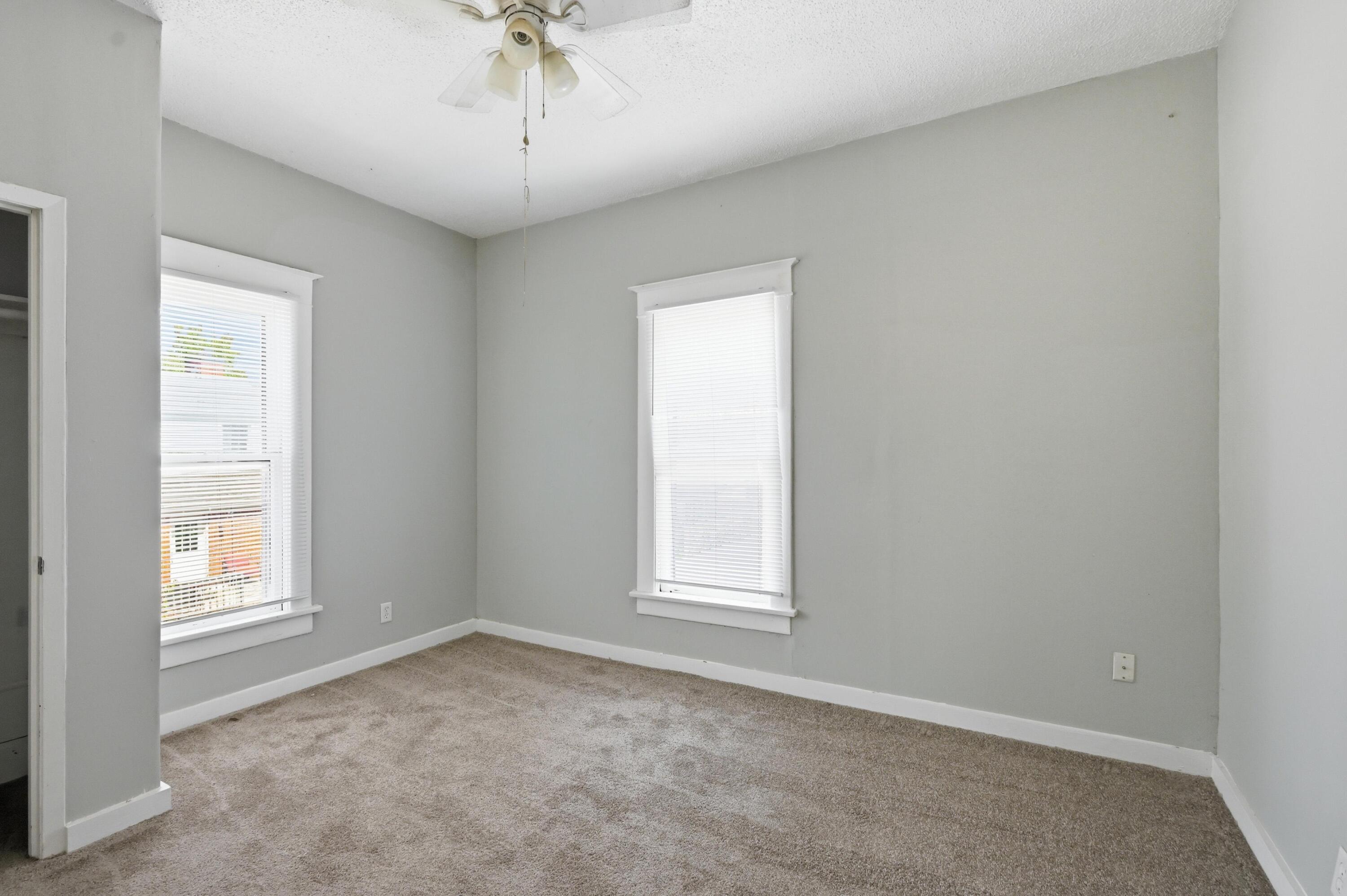 631 North Wall Avenue Property Photo 17