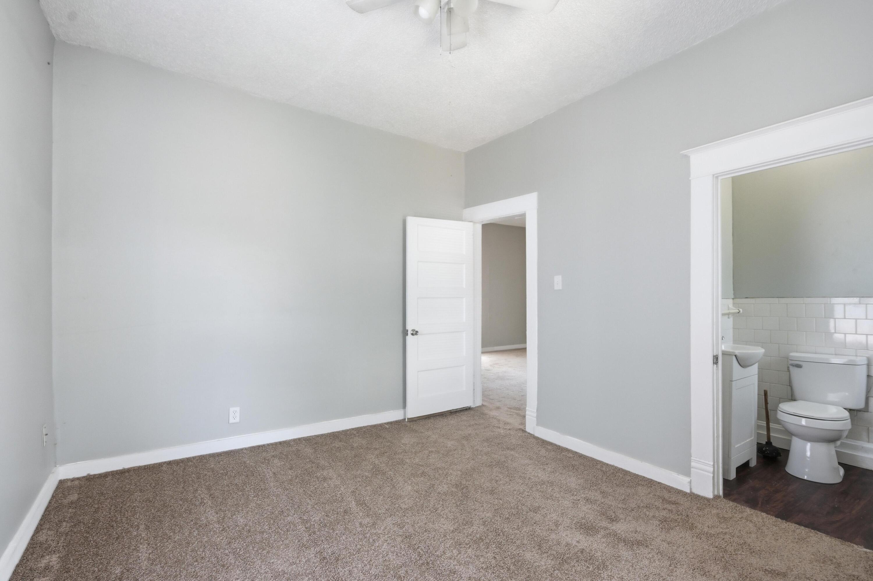 631 North Wall Avenue Property Photo 19
