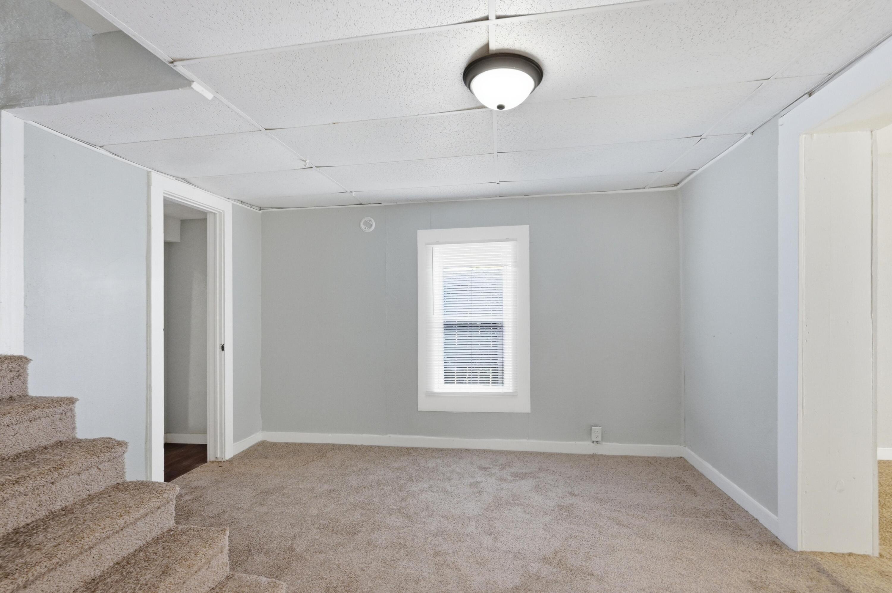631 North Wall Avenue Property Photo 21