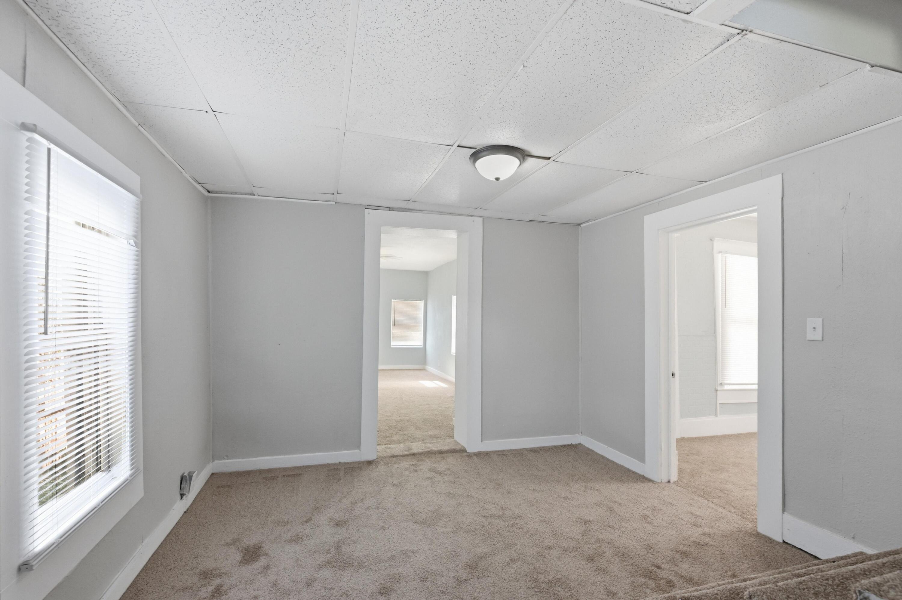 631 North Wall Avenue Property Photo 22
