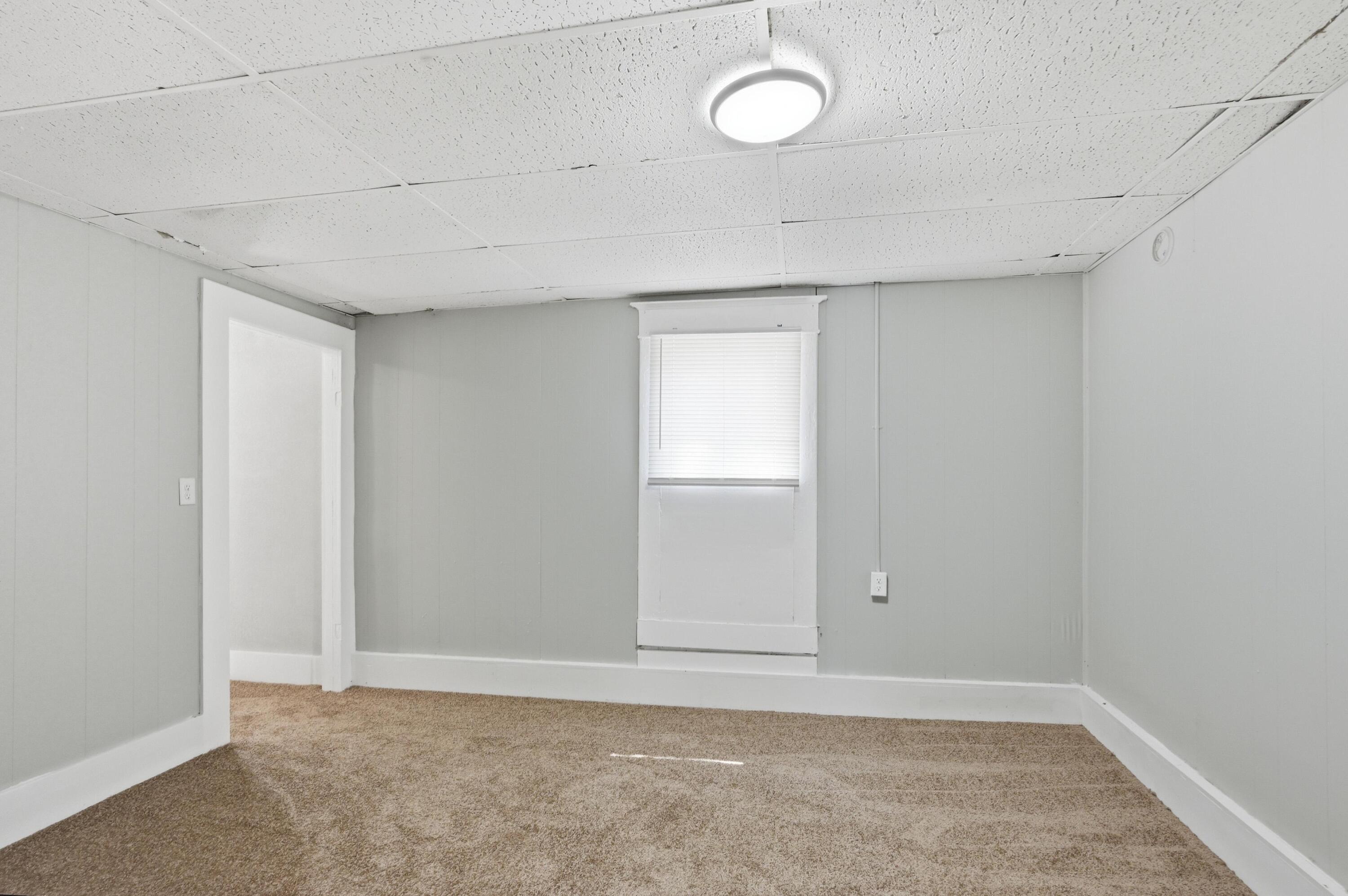 631 North Wall Avenue Property Photo 26