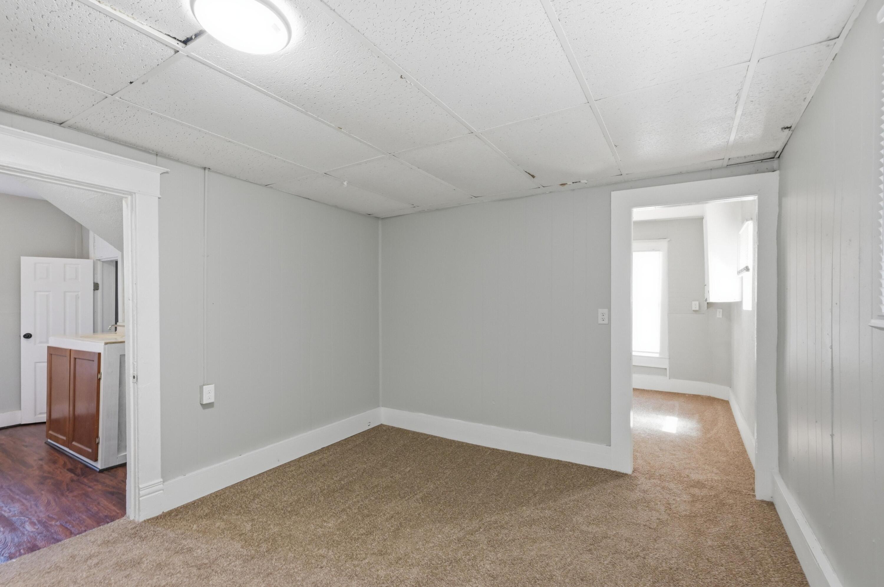 631 North Wall Avenue Property Photo 27