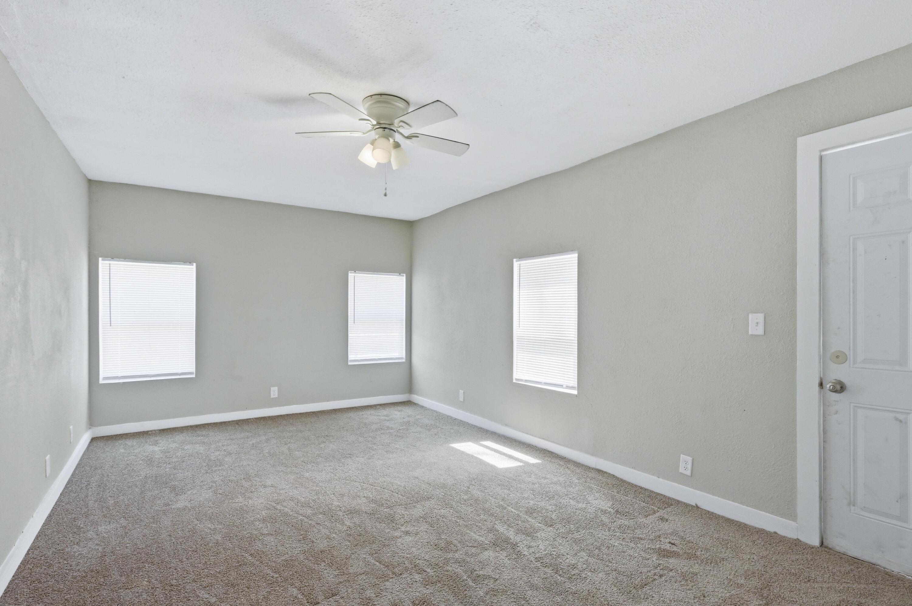631 North Wall Avenue Property Photo 33