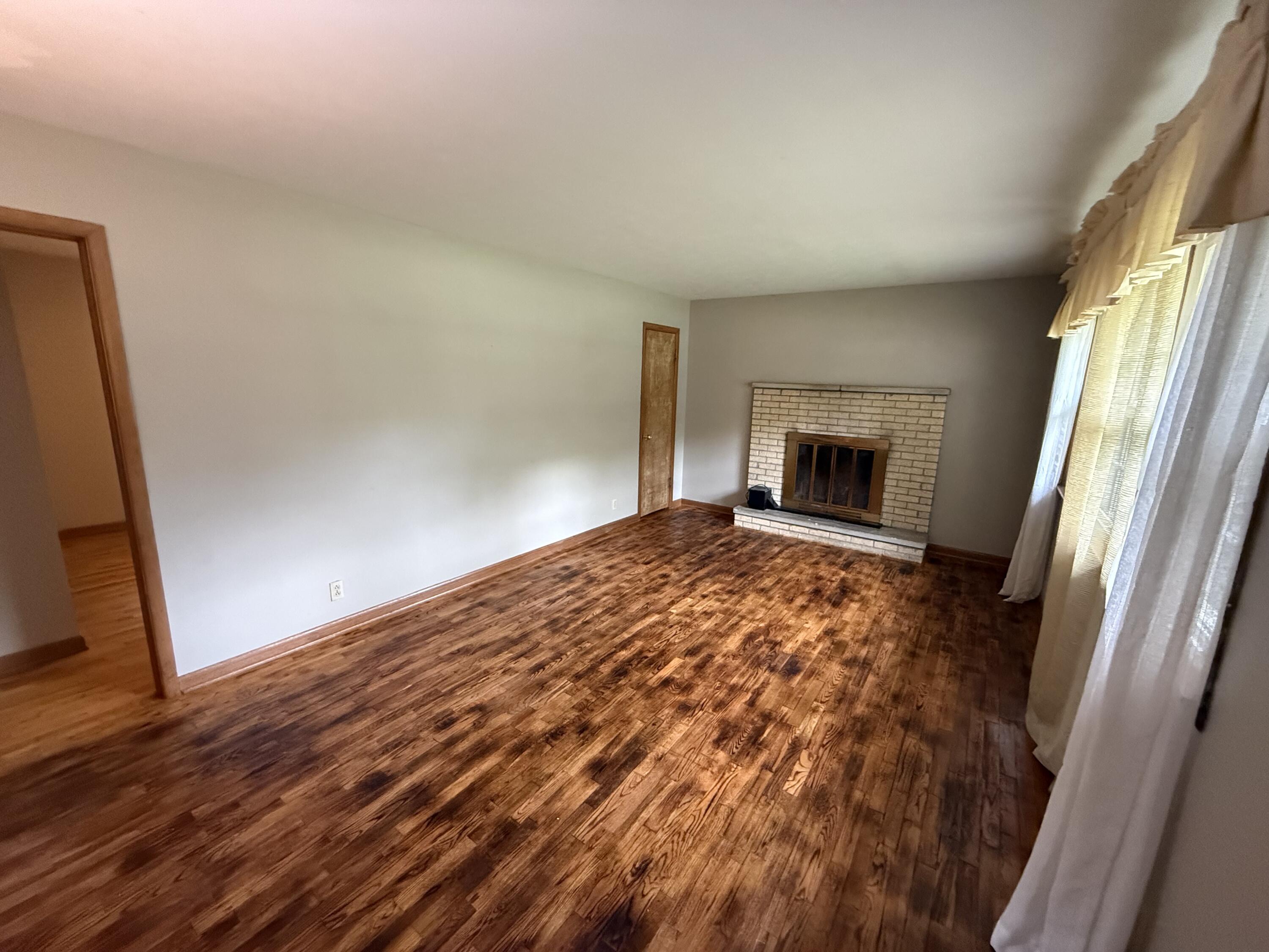 222 South Ken Avenue Property Photo 4