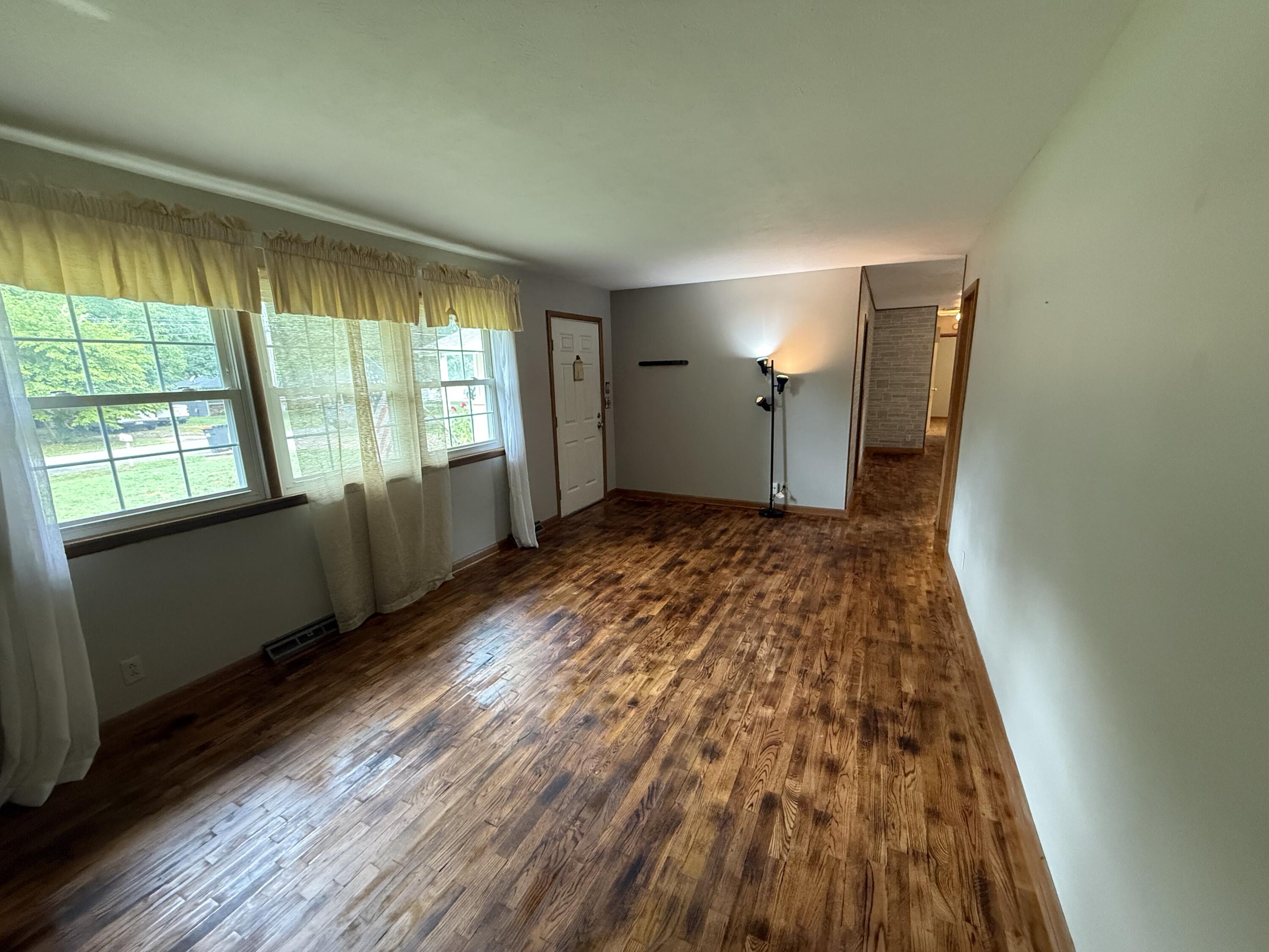 222 South Ken Avenue Property Photo 5