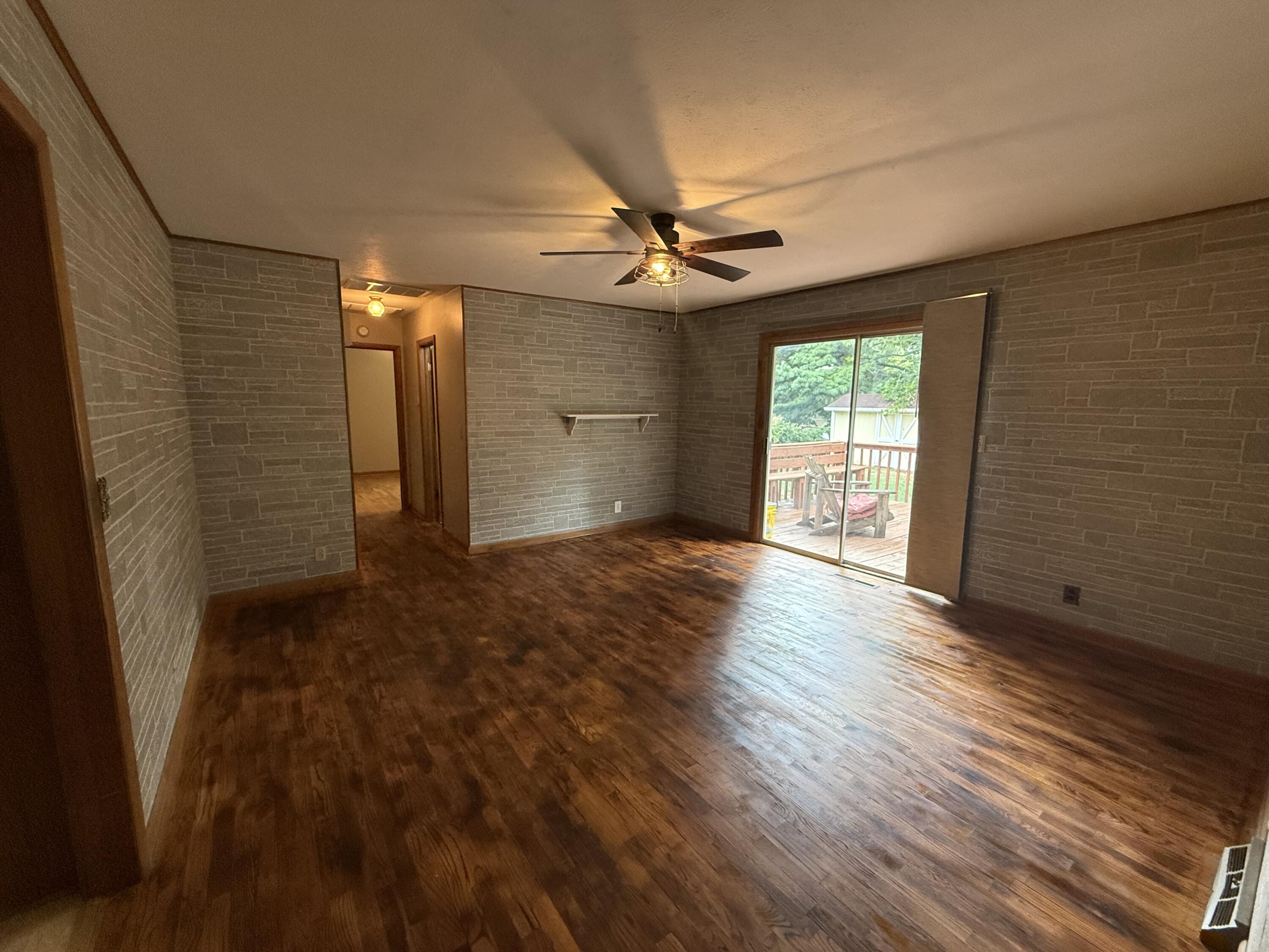222 South Ken Avenue Property Photo 10
