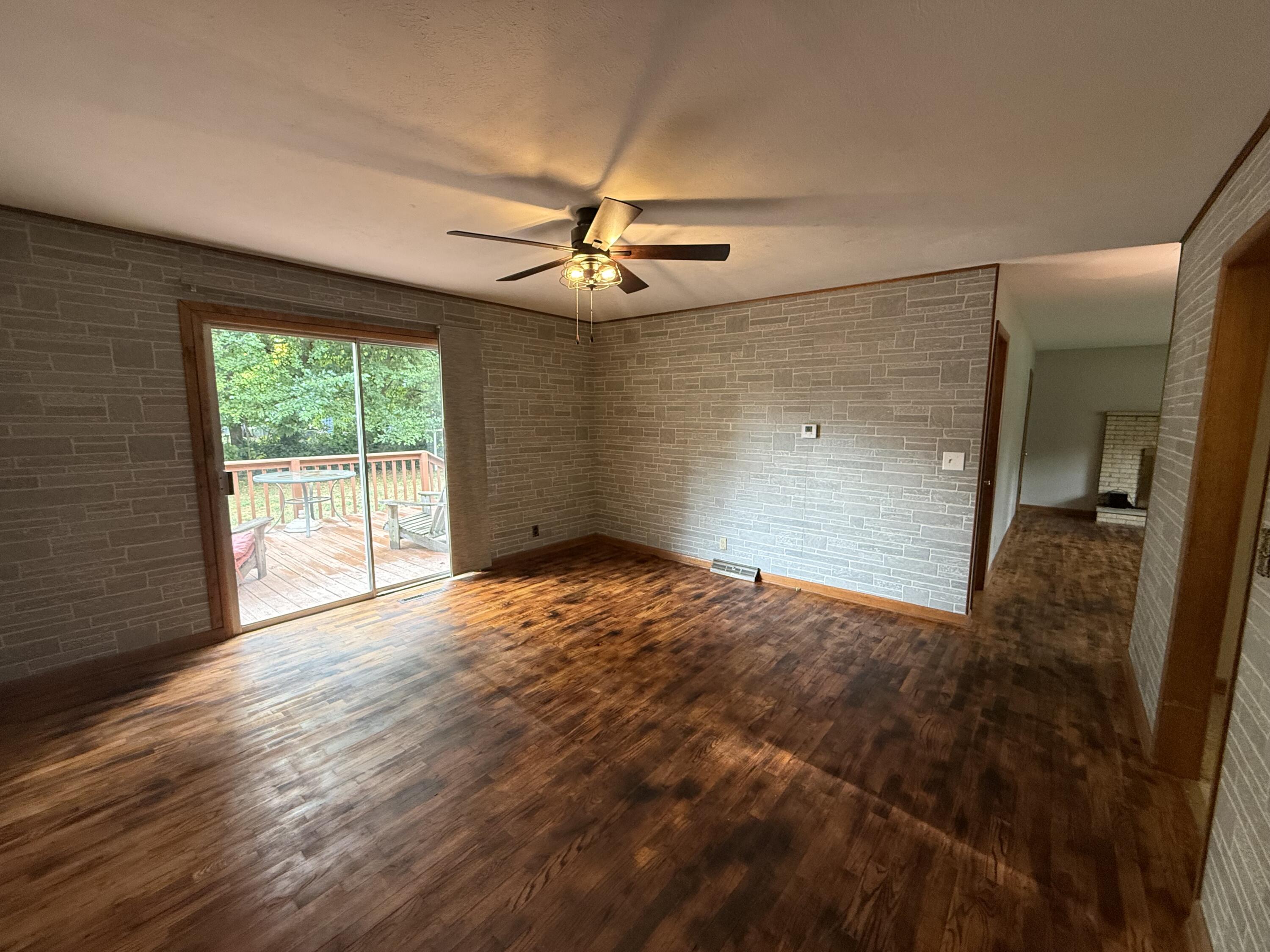 222 South Ken Avenue Property Photo 11