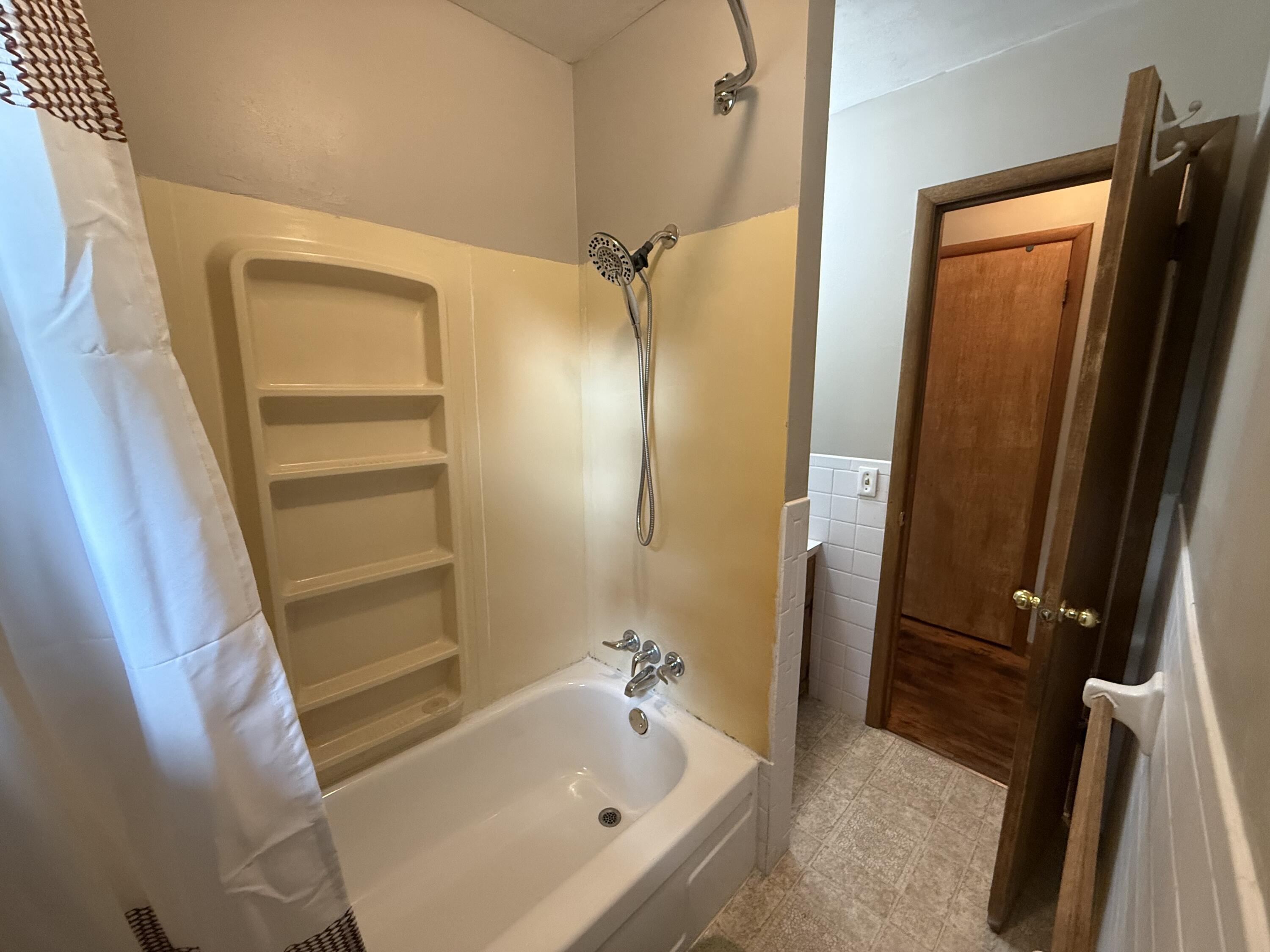 222 South Ken Avenue Property Photo 14