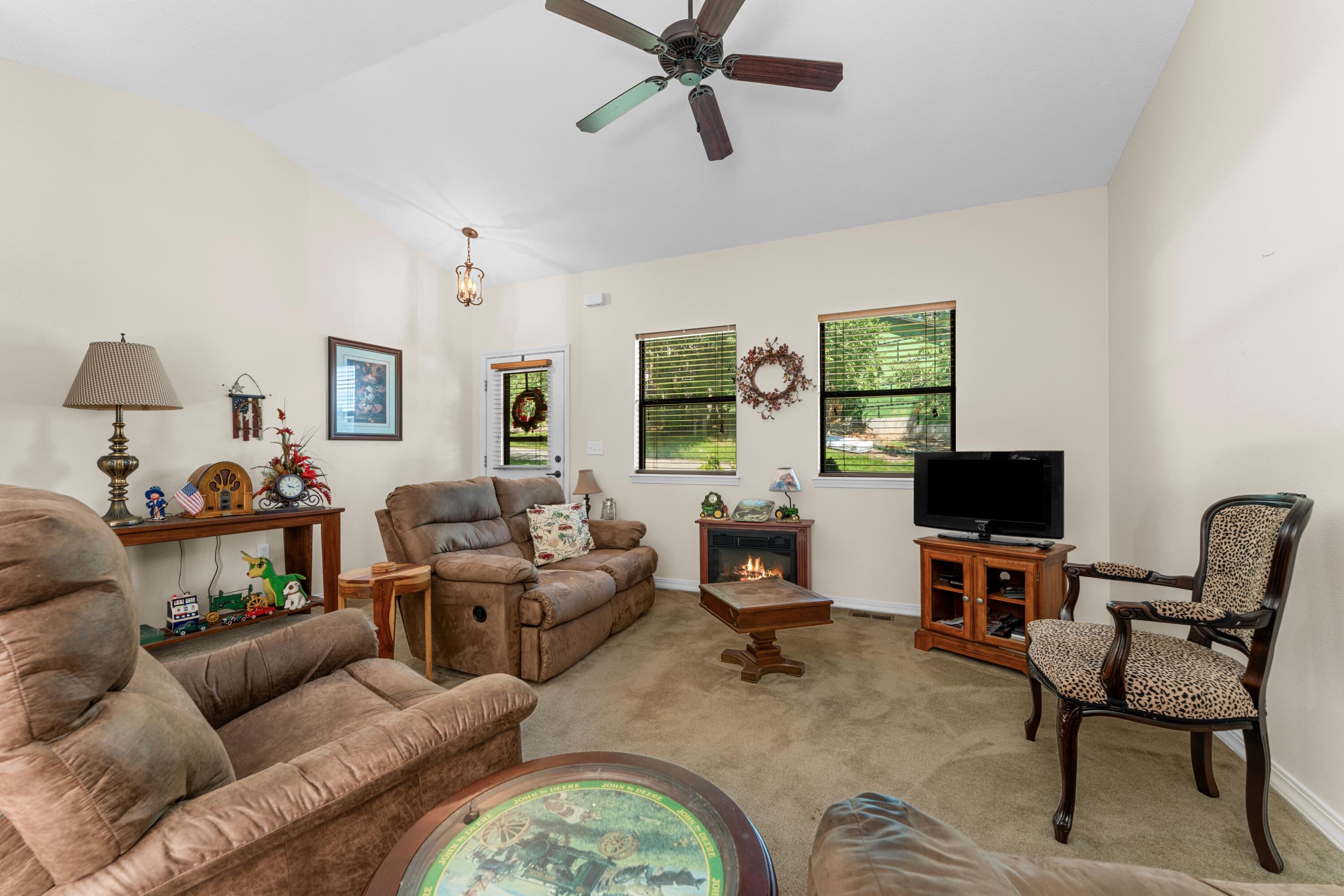 150 Valley Stream Circle Property Photo 5