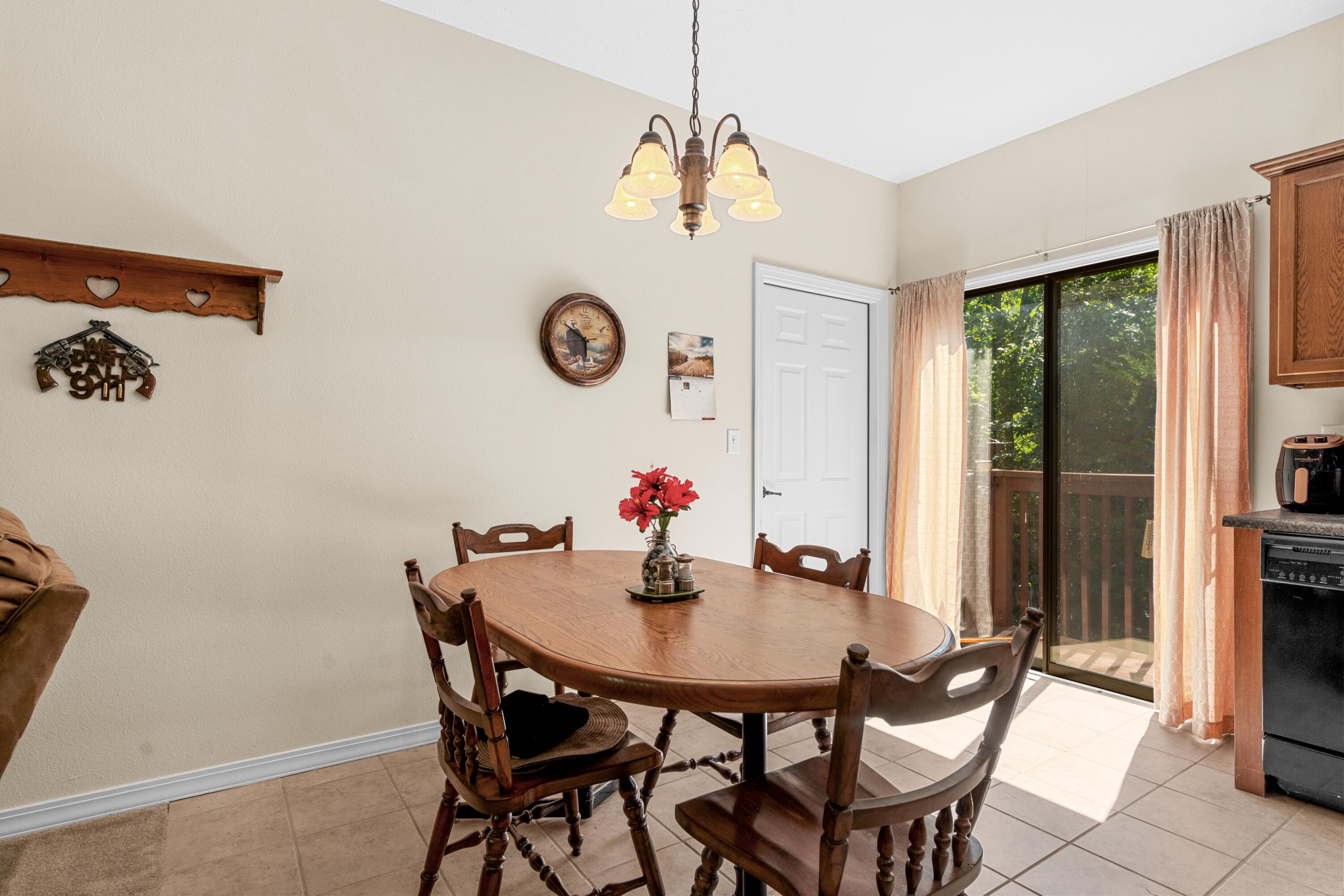 150 Valley Stream Circle Property Photo 7