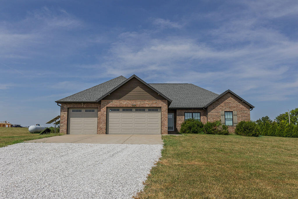 121 Southern Fields Circle Property Photo 1